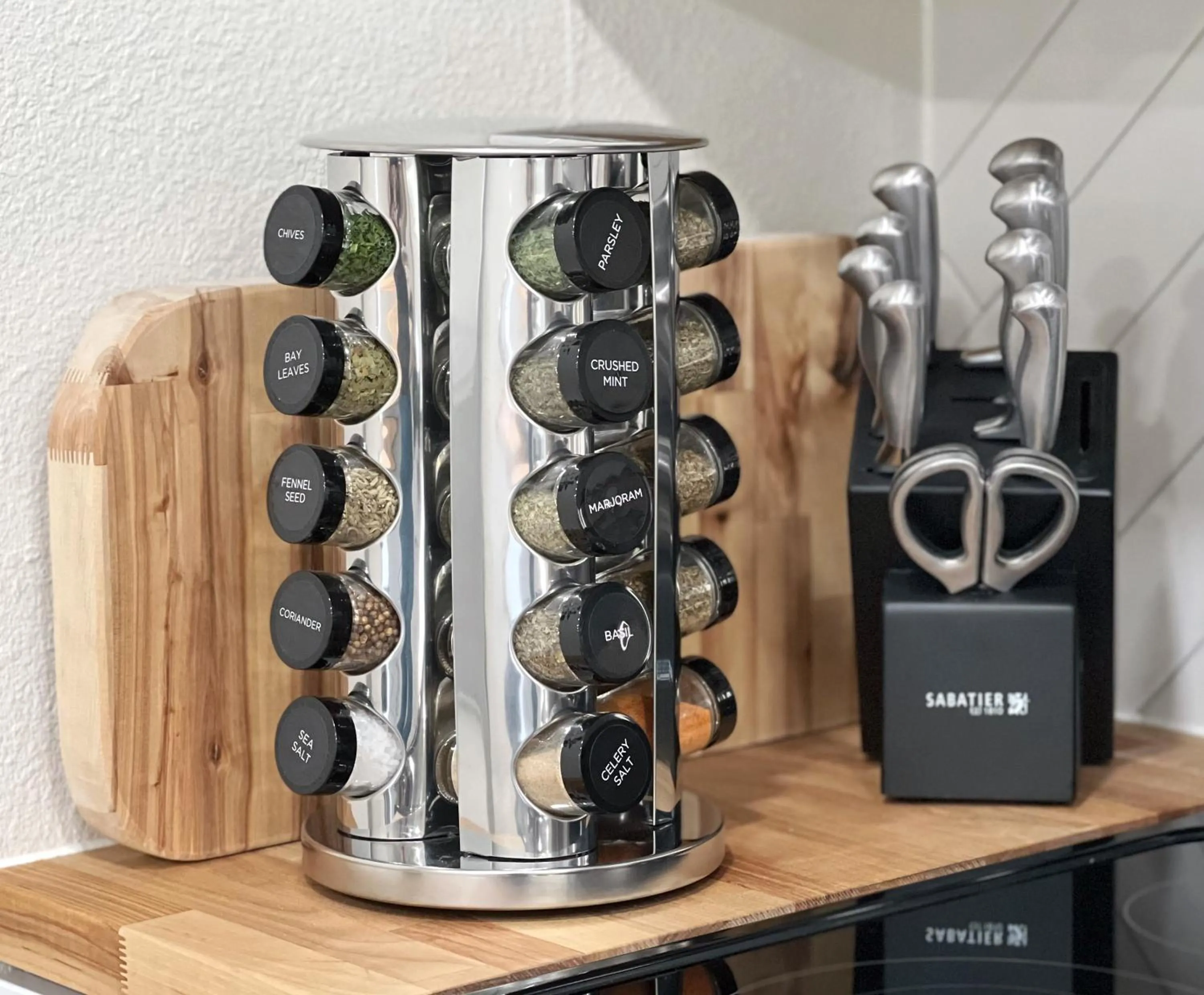 Kitchen or kitchenette in Anchorage midtown apartment- Wyoming 1