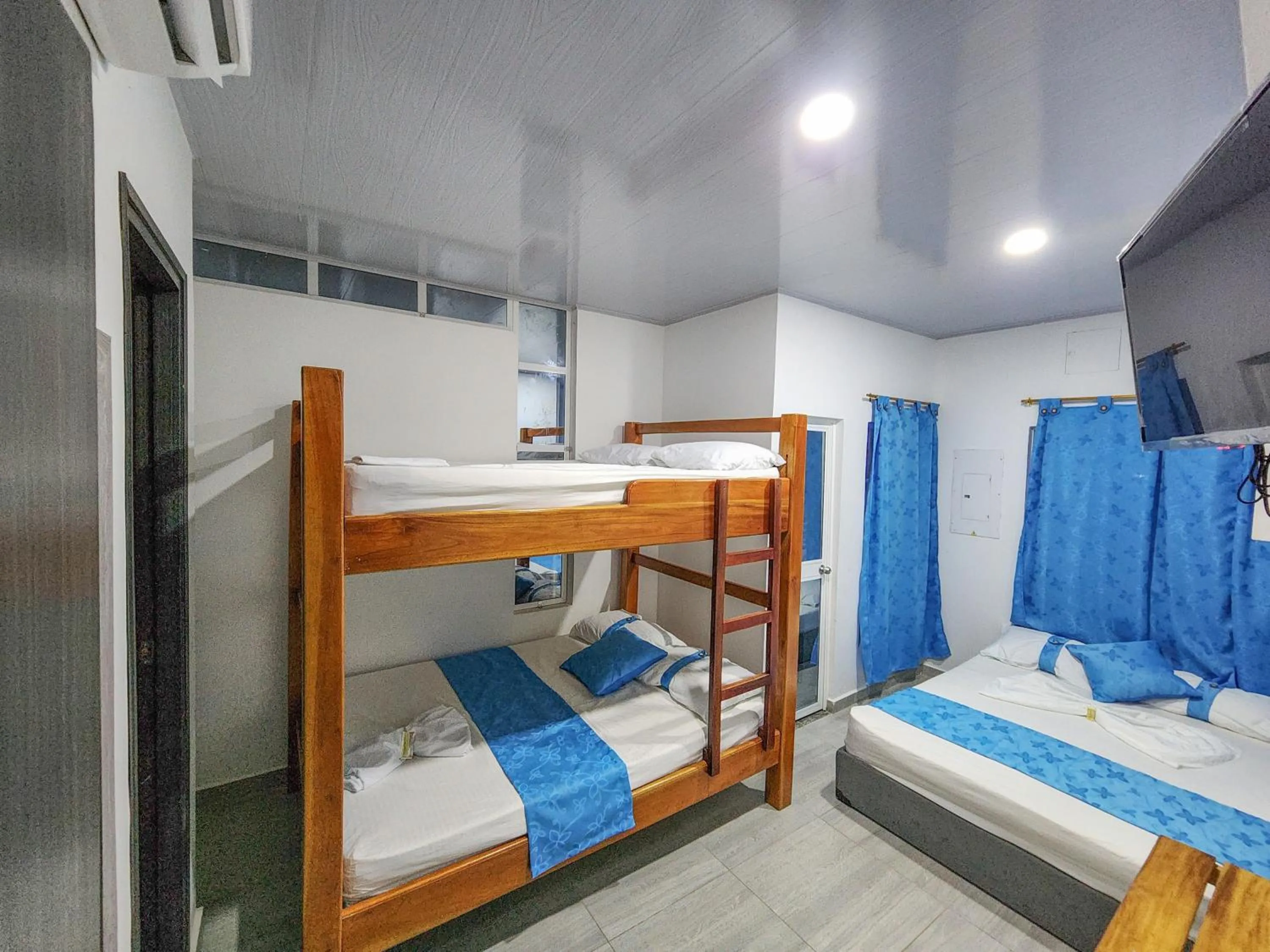 Family Cabin on Boat in MIRADORES DEL PARAISO