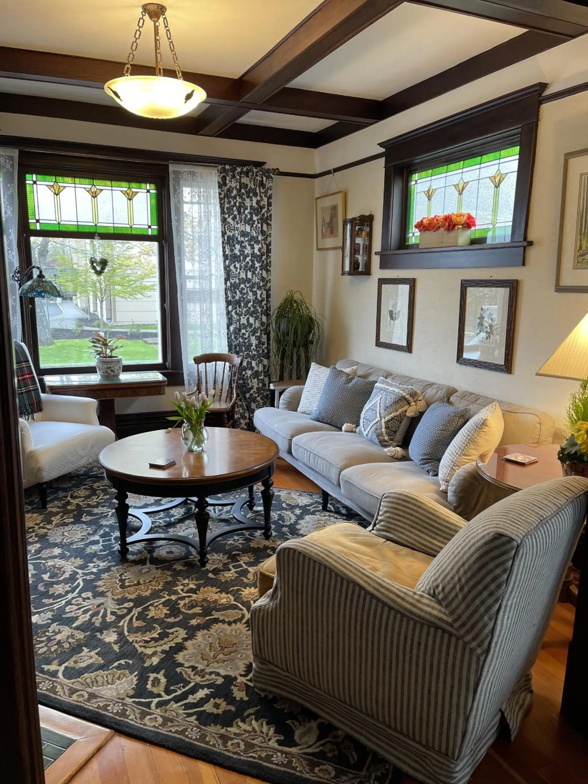 Living room in Fisher House Victoria Bed and Breakfast