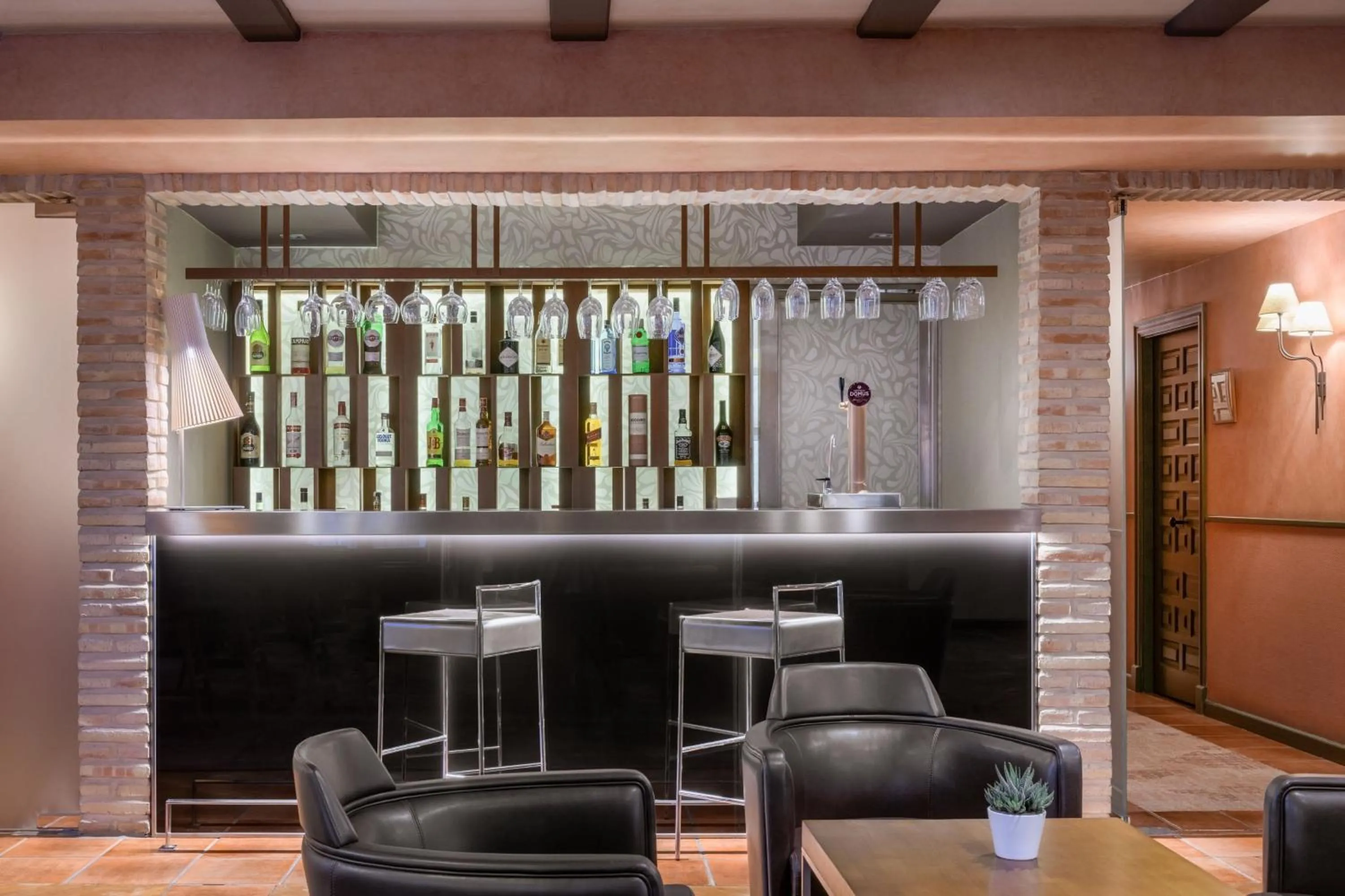 Lounge or bar in AC Hotel Ciudad de Toledo by Marriott