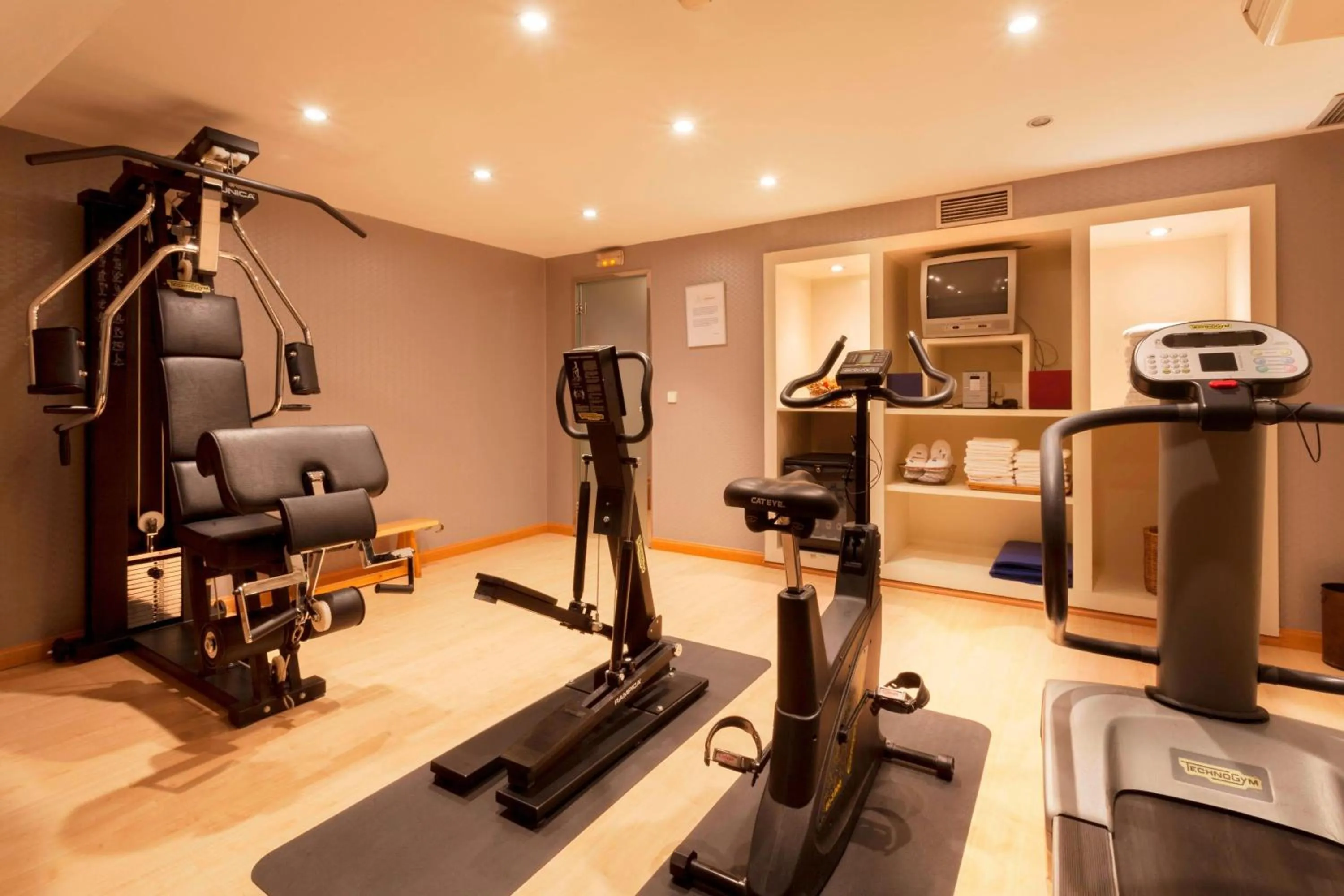 Fitness centre/facilities in AC Hotel Ciudad de Toledo by Marriott