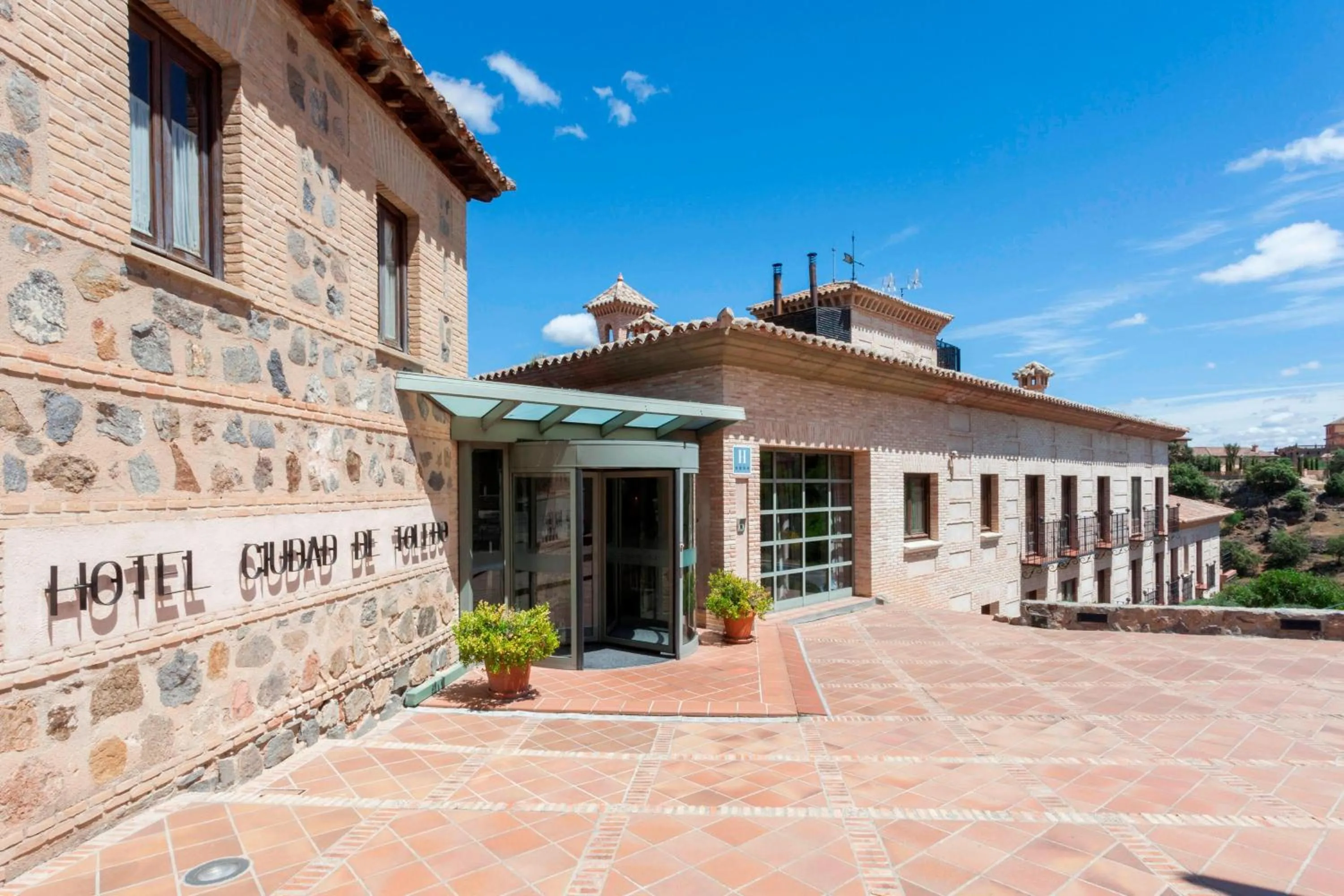 Property building in AC Hotel Ciudad de Toledo by Marriott