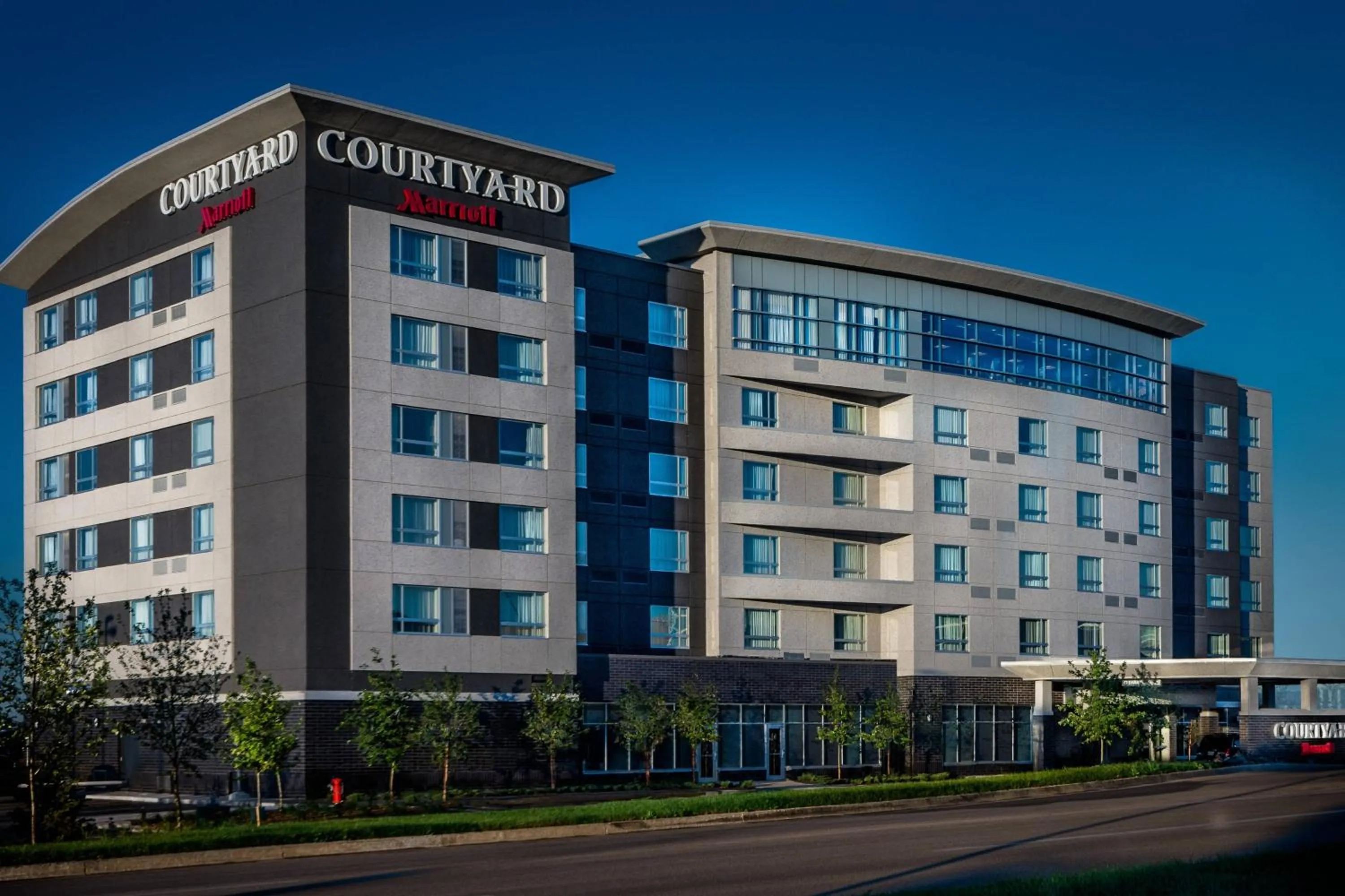 Property building in Courtyard by Marriott Winnipeg Airport