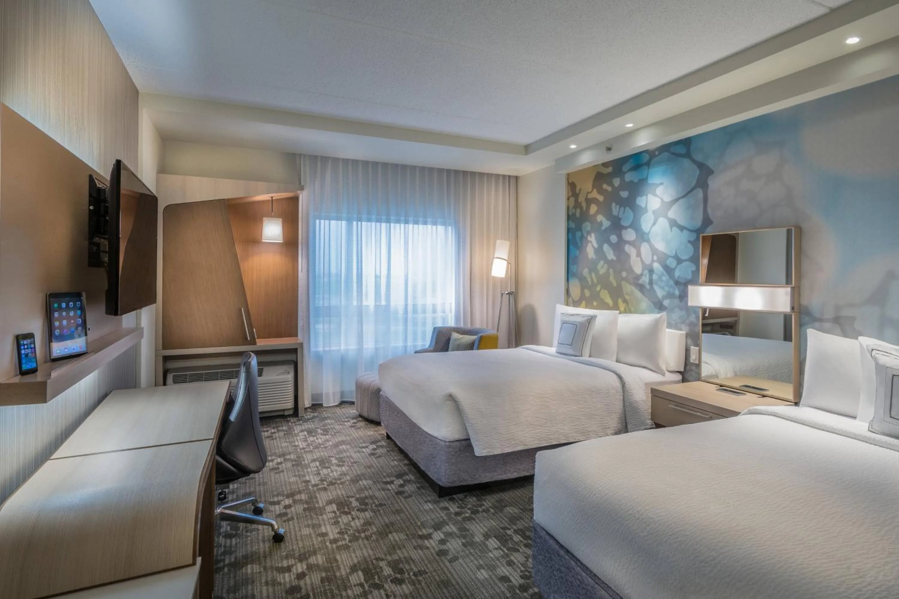 Photo of the whole room, Bed in Courtyard by Marriott Winnipeg Airport