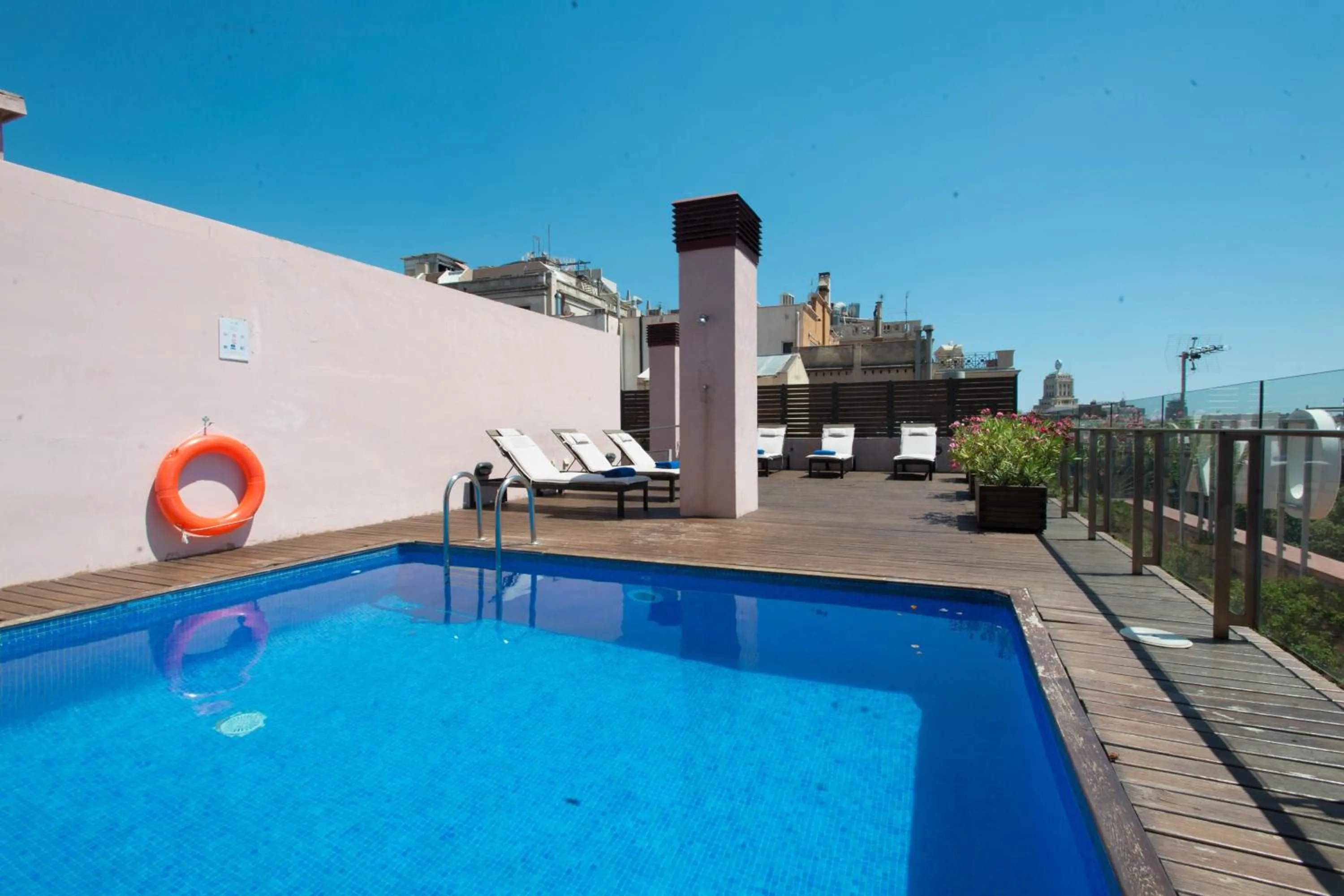 Swimming pool in Onix Rambla