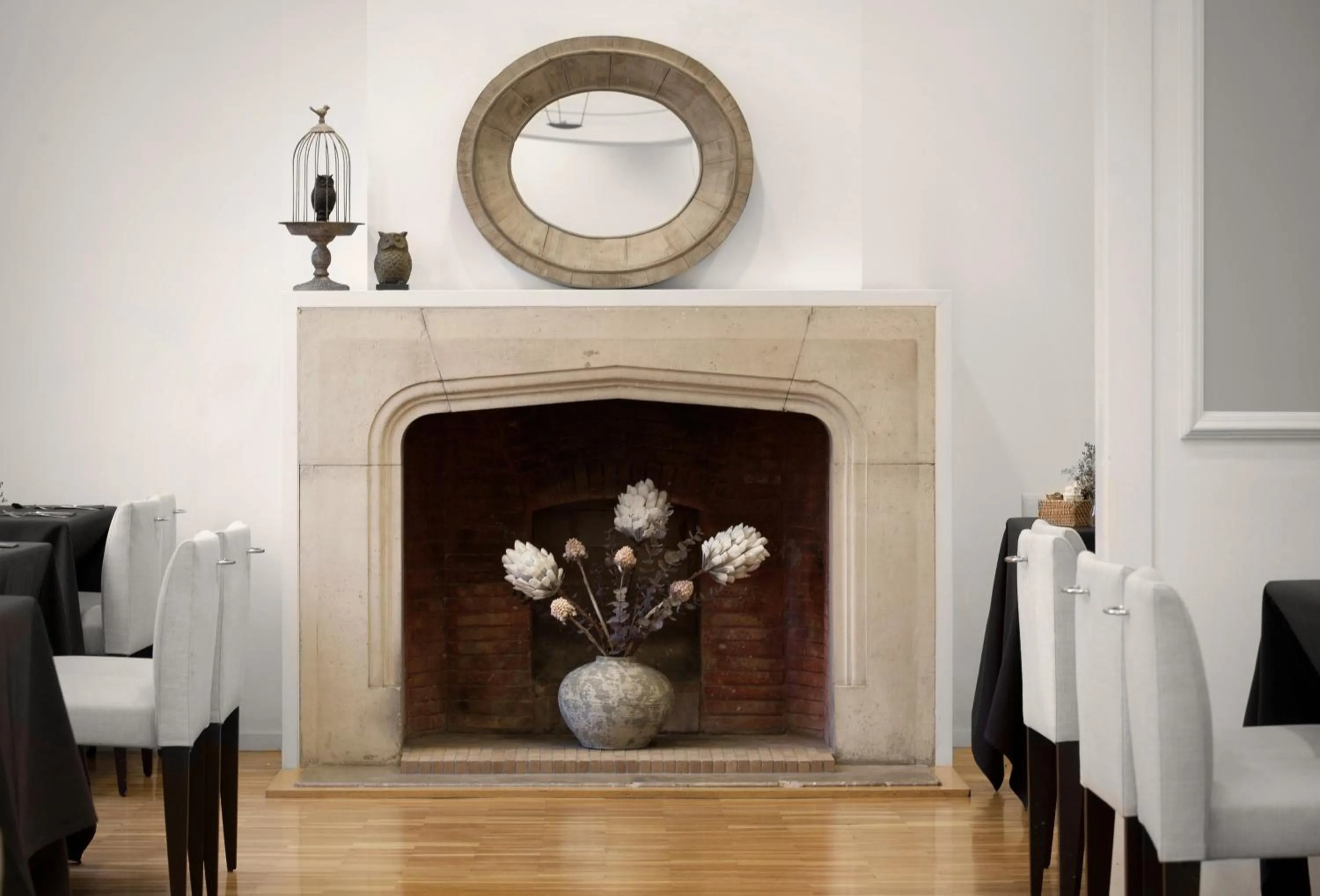 Decorative detail in Onix Rambla