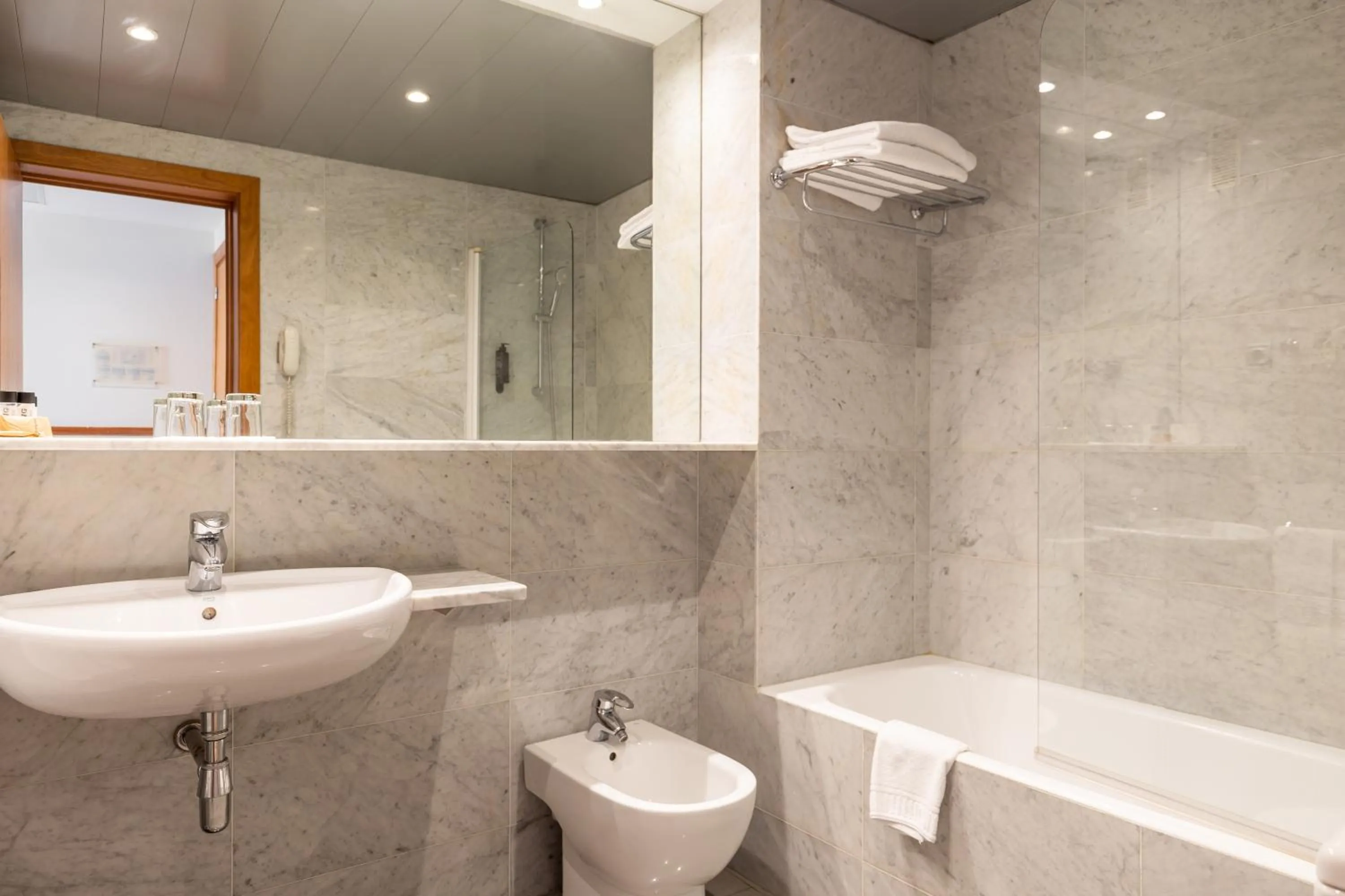 Toilet in Onix Rambla