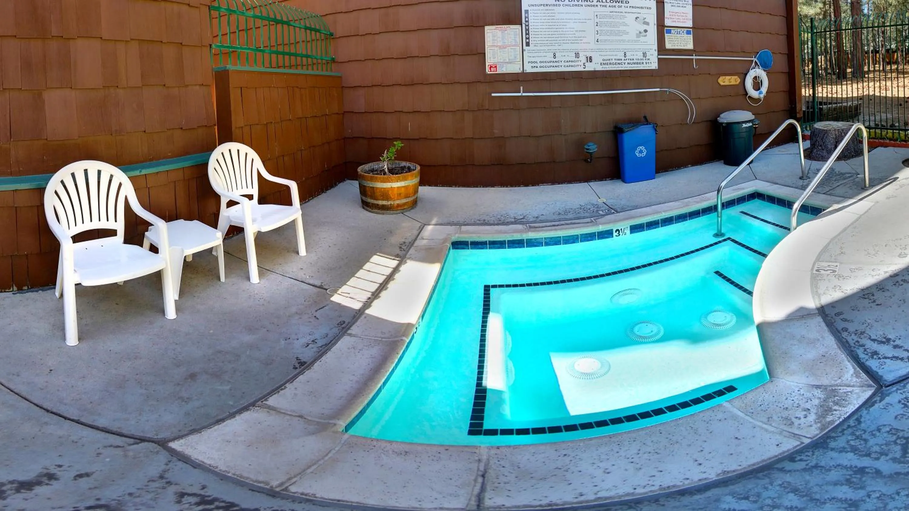 Hot Tub in GetAways at Snow Lake Lodge
