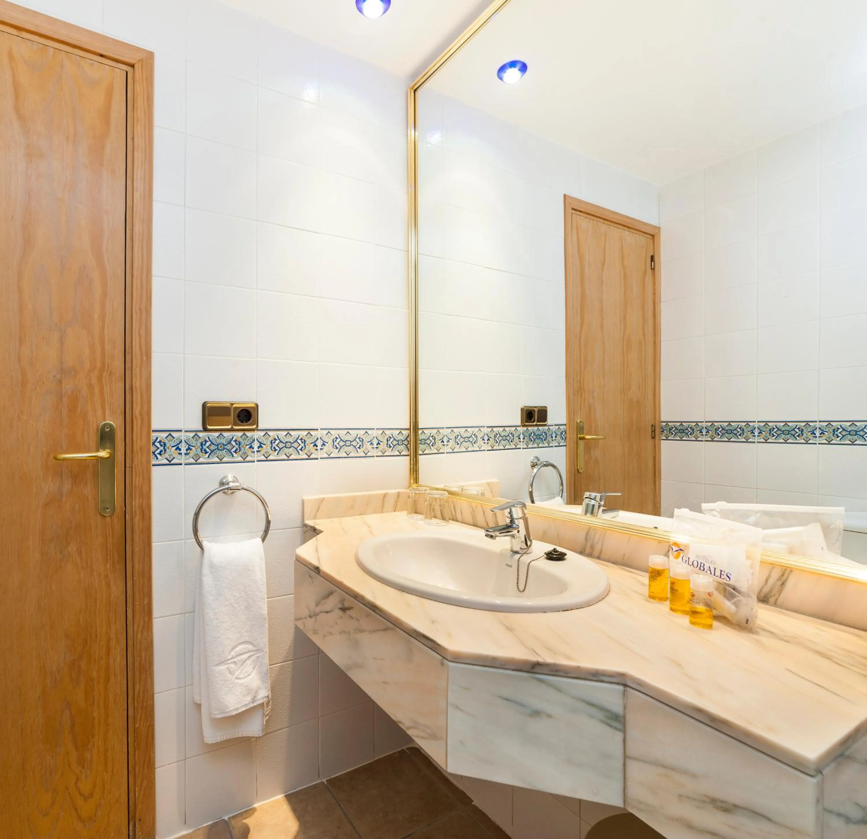 Bathroom in Globales Montemar