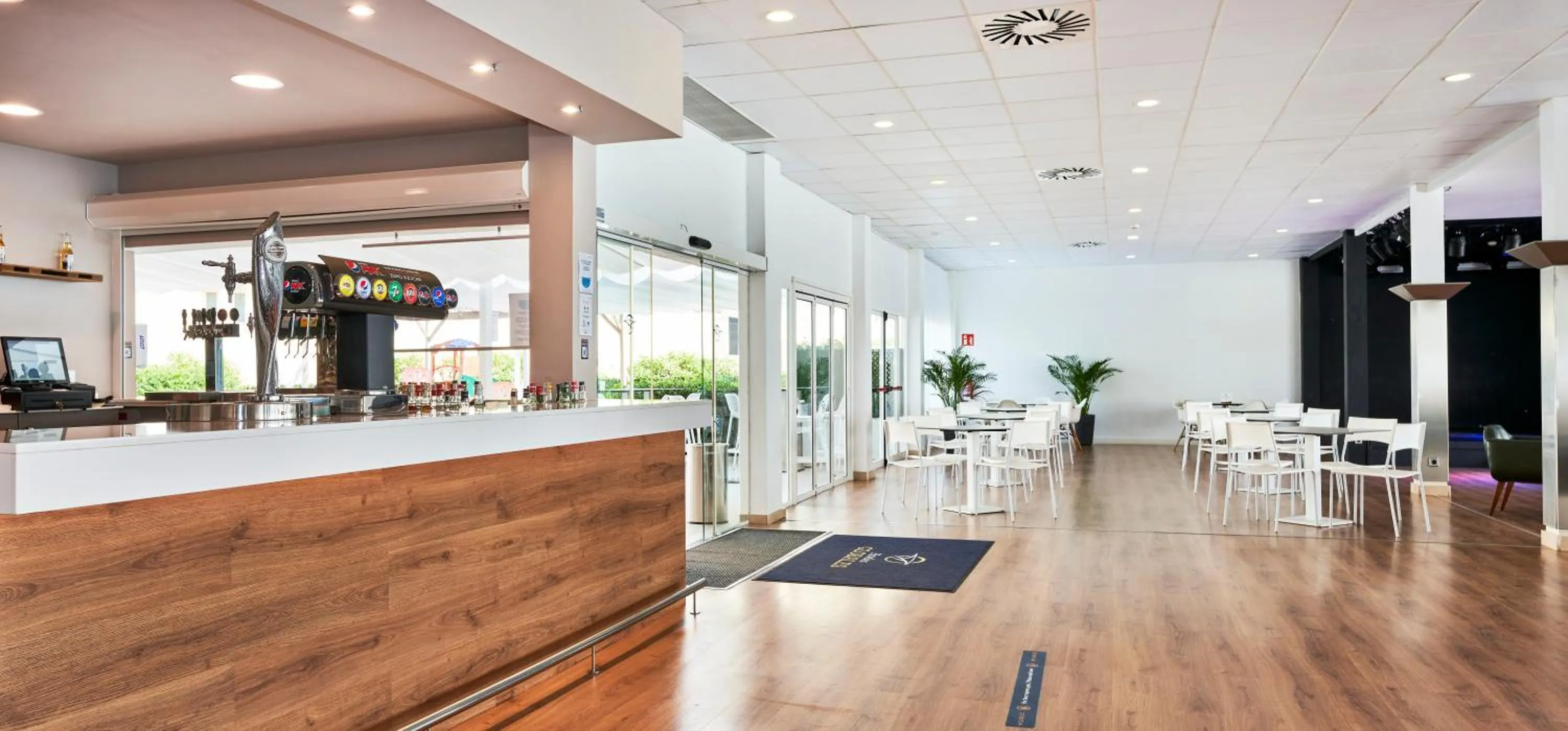 Lounge or bar in Globales Cala'n Bosch