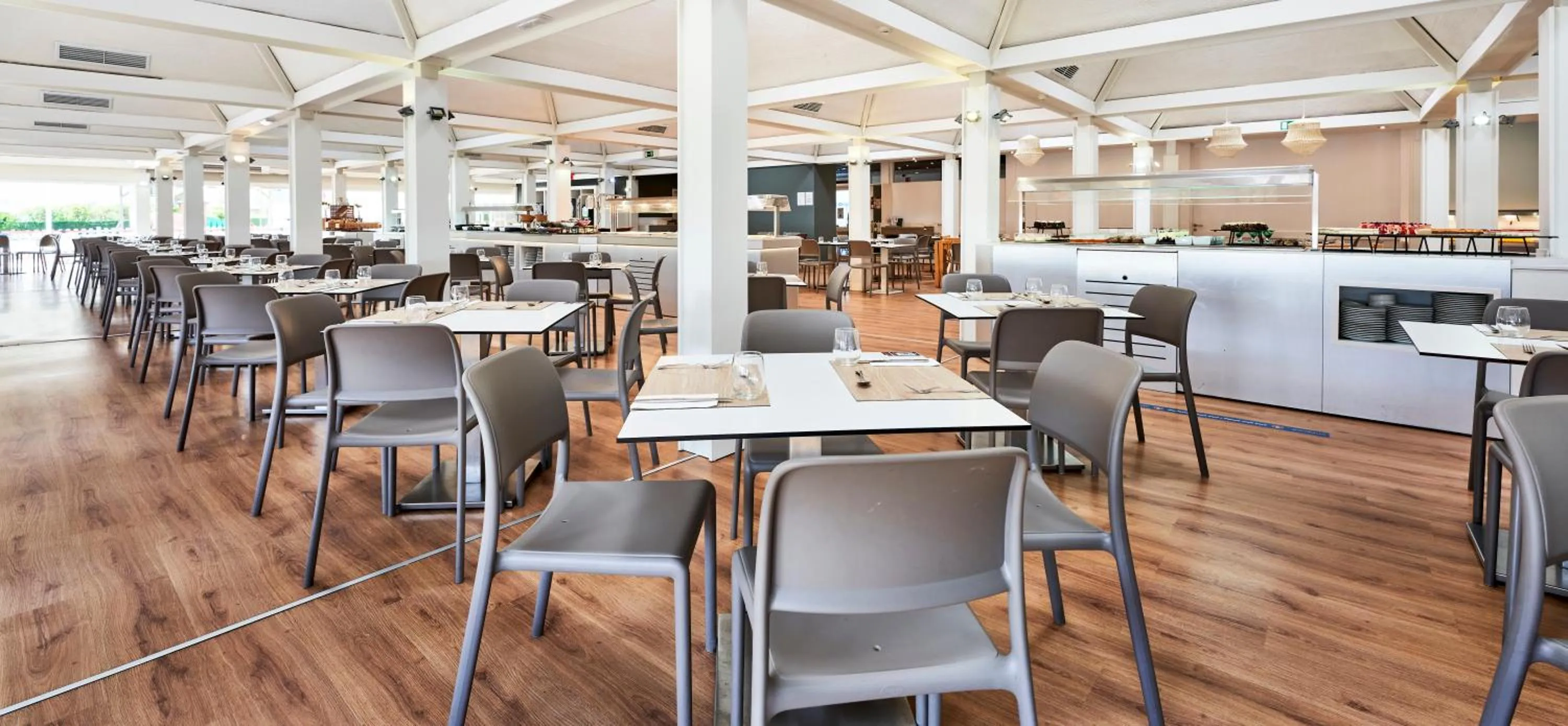 Dining area in Globales Cala'n Bosch