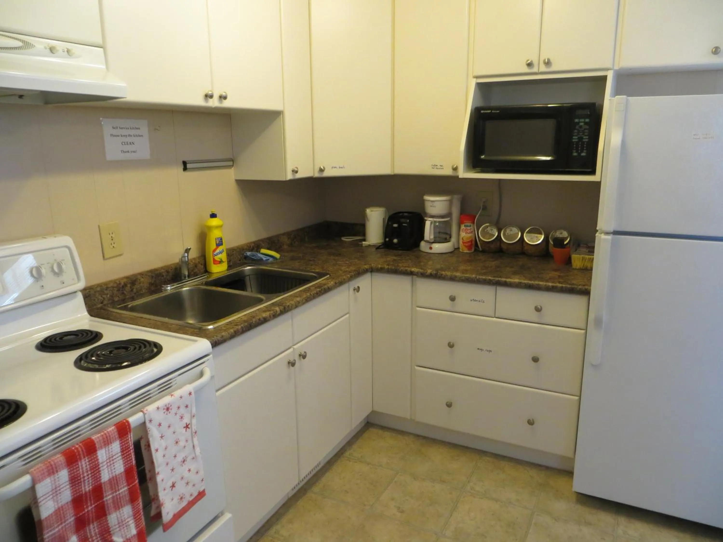 Kitchen or kitchenette in College Park Bed & Breakfast