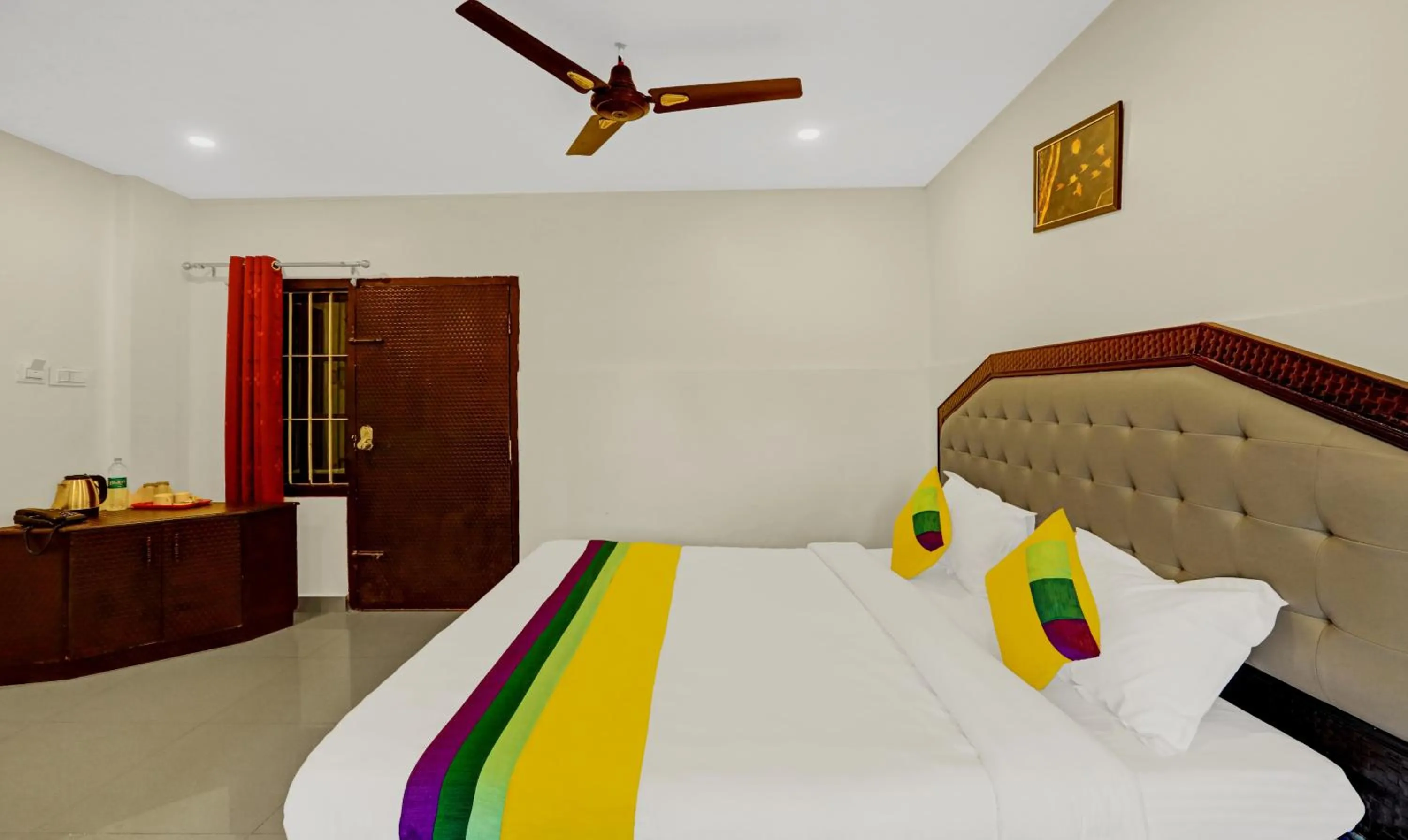 Bedroom, Bed in Itsy Hotels Regalia Grand, 500 Mtrs From Madikeri Fort