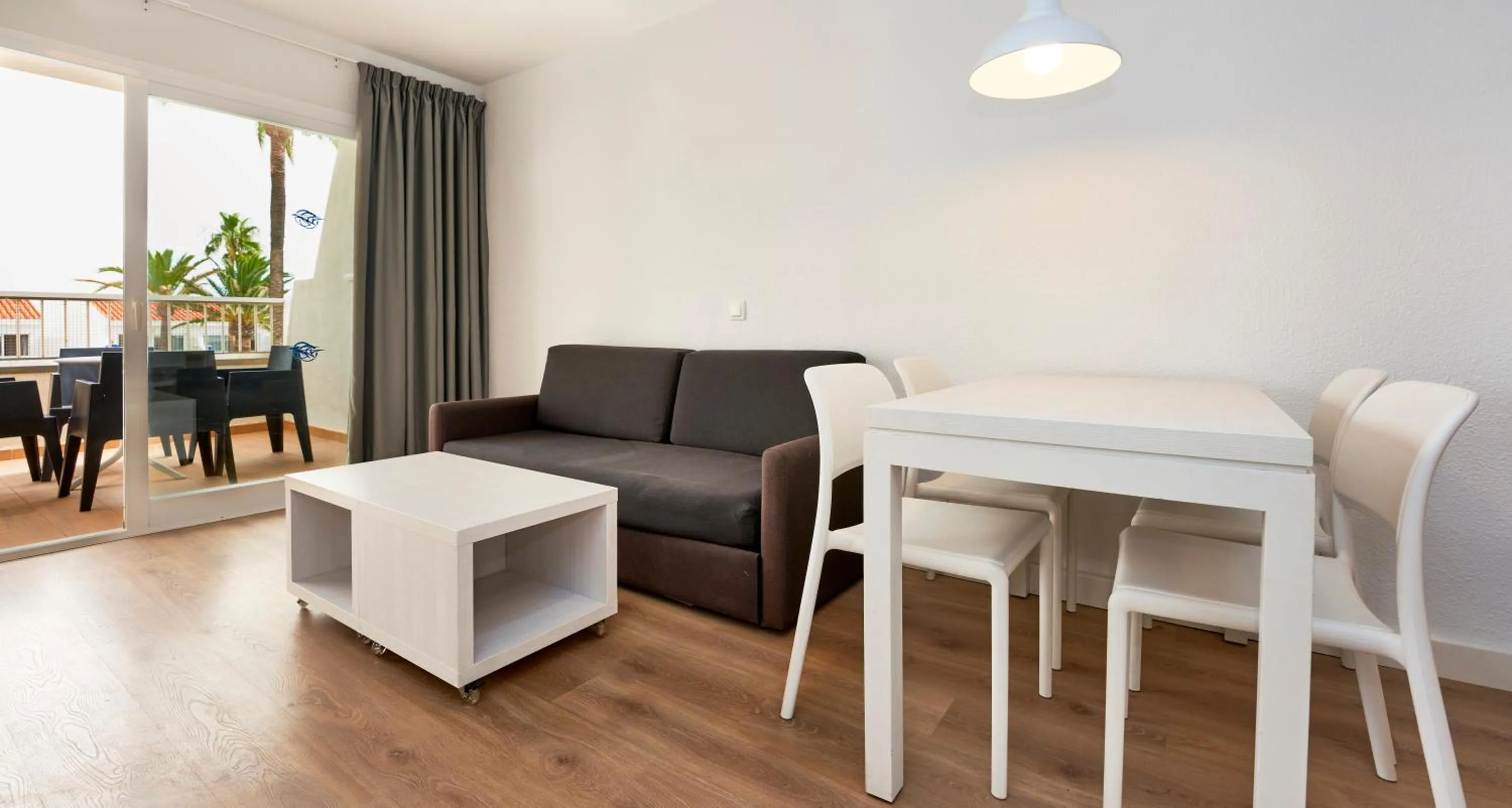 Decorative detail in Globales Los Delfines