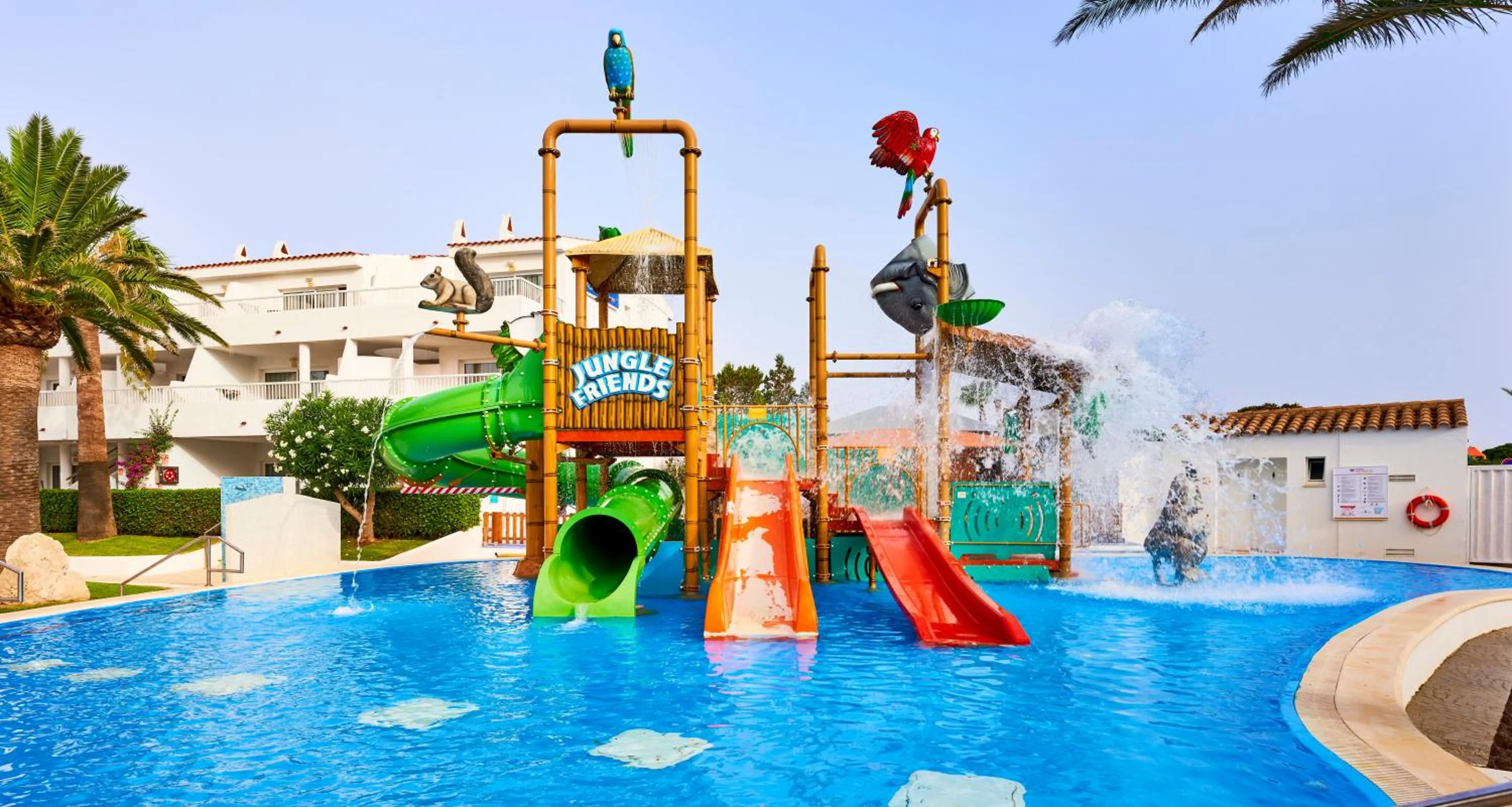 Swimming pool in Globales Los Delfines