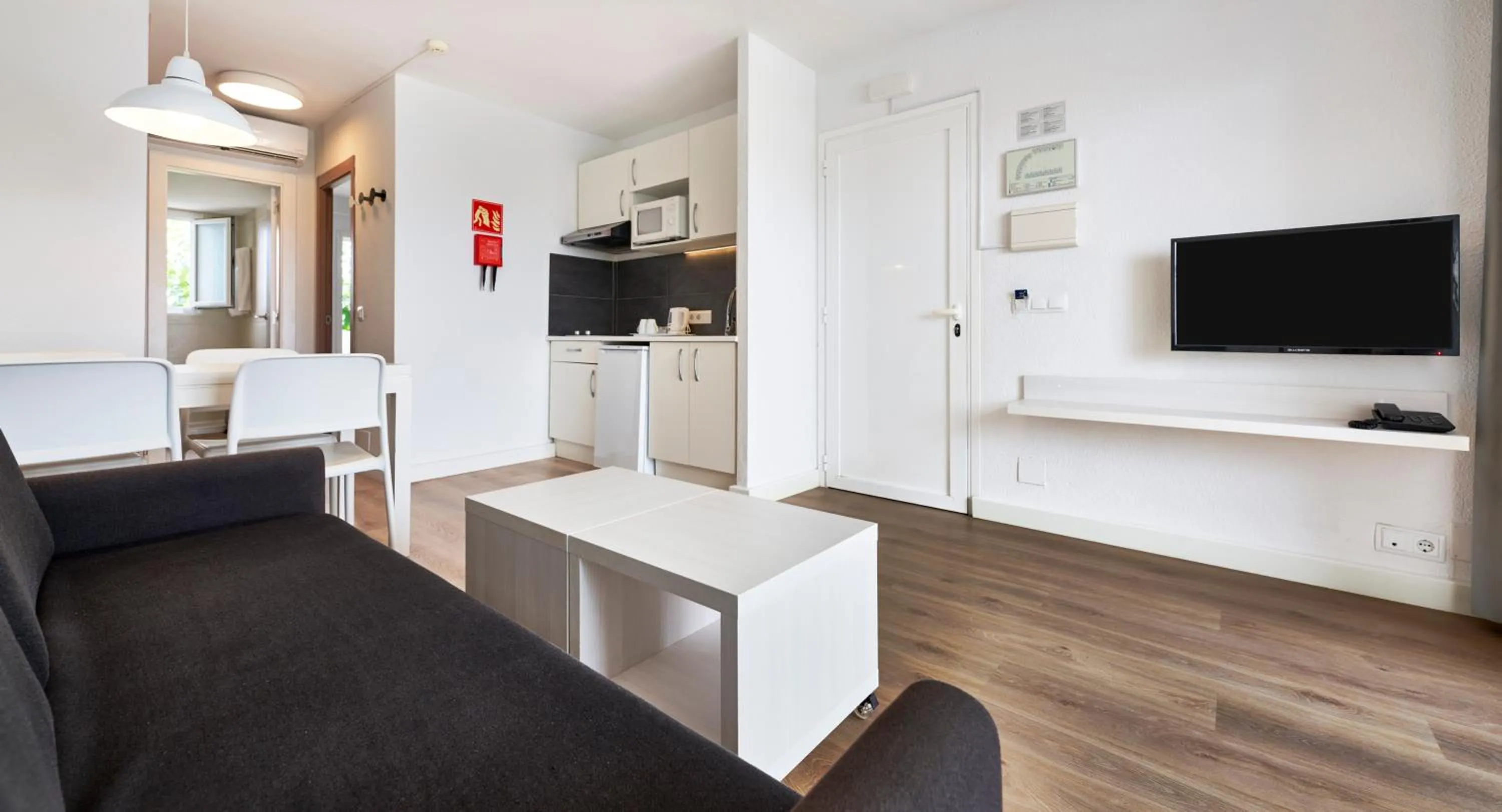 kitchen in Globales Los Delfines