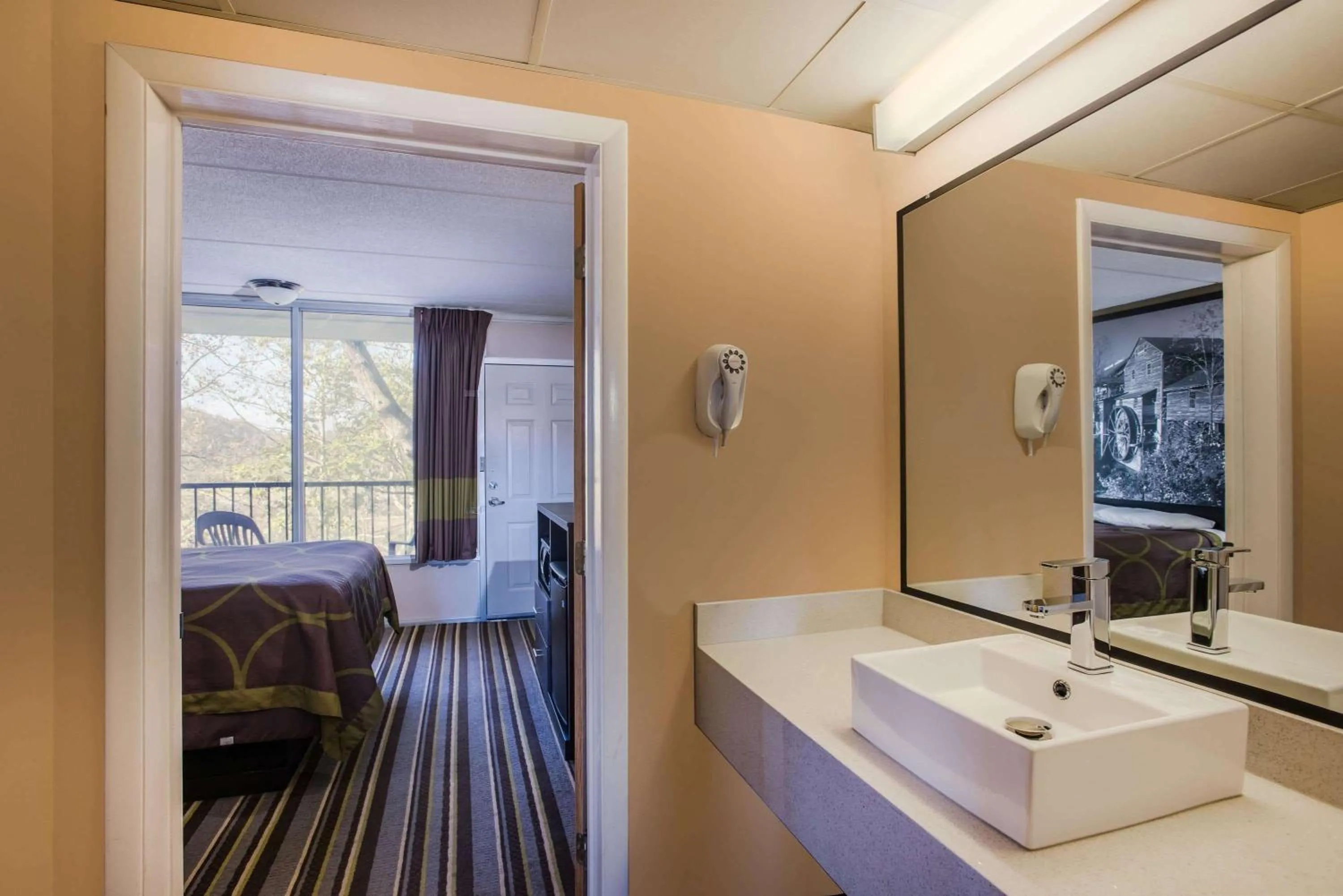 Photo of the whole room in Super 8 by Wyndham Sevierville Riverside