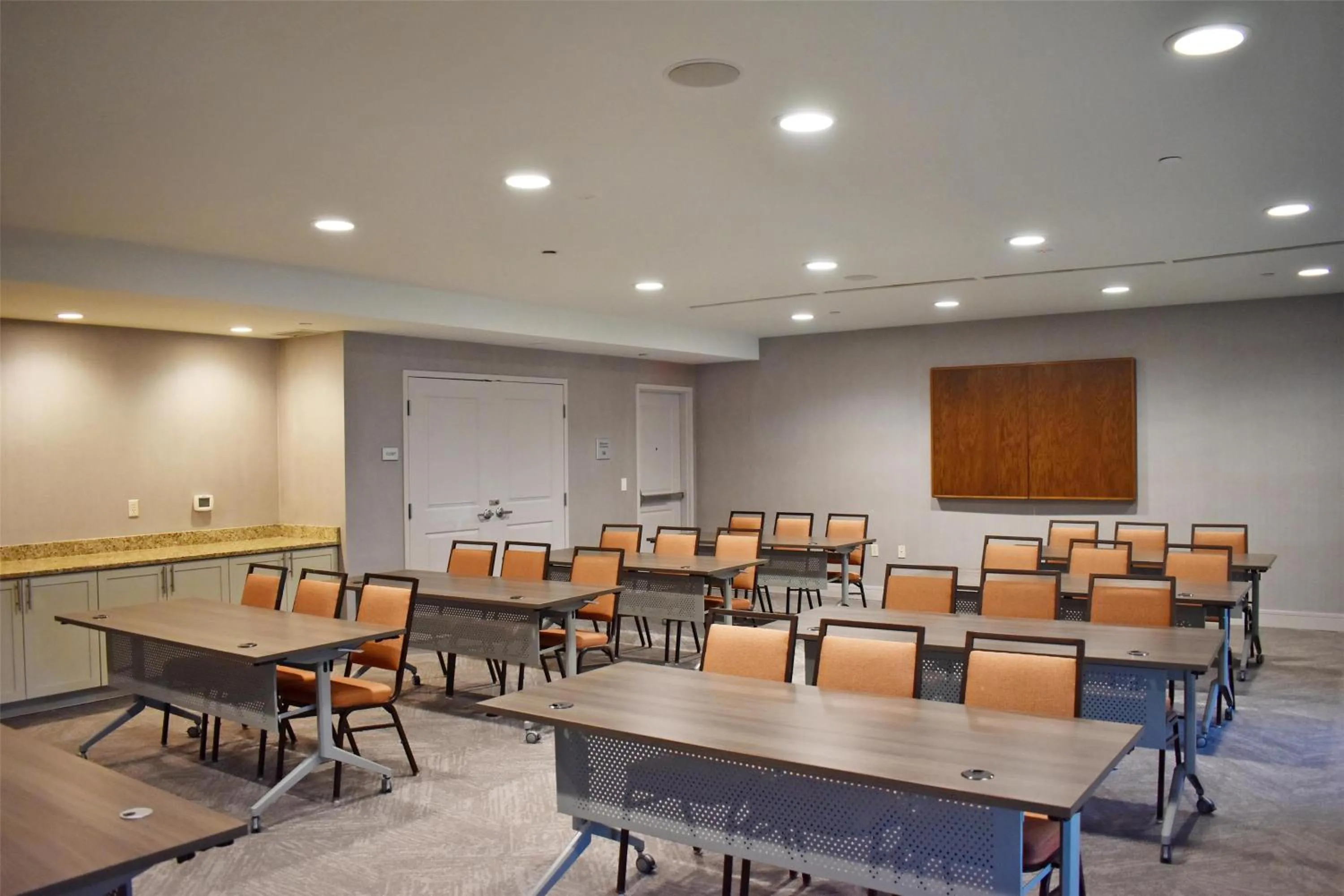 Meeting/conference room in Hampton Inn and Suites Robbinsville