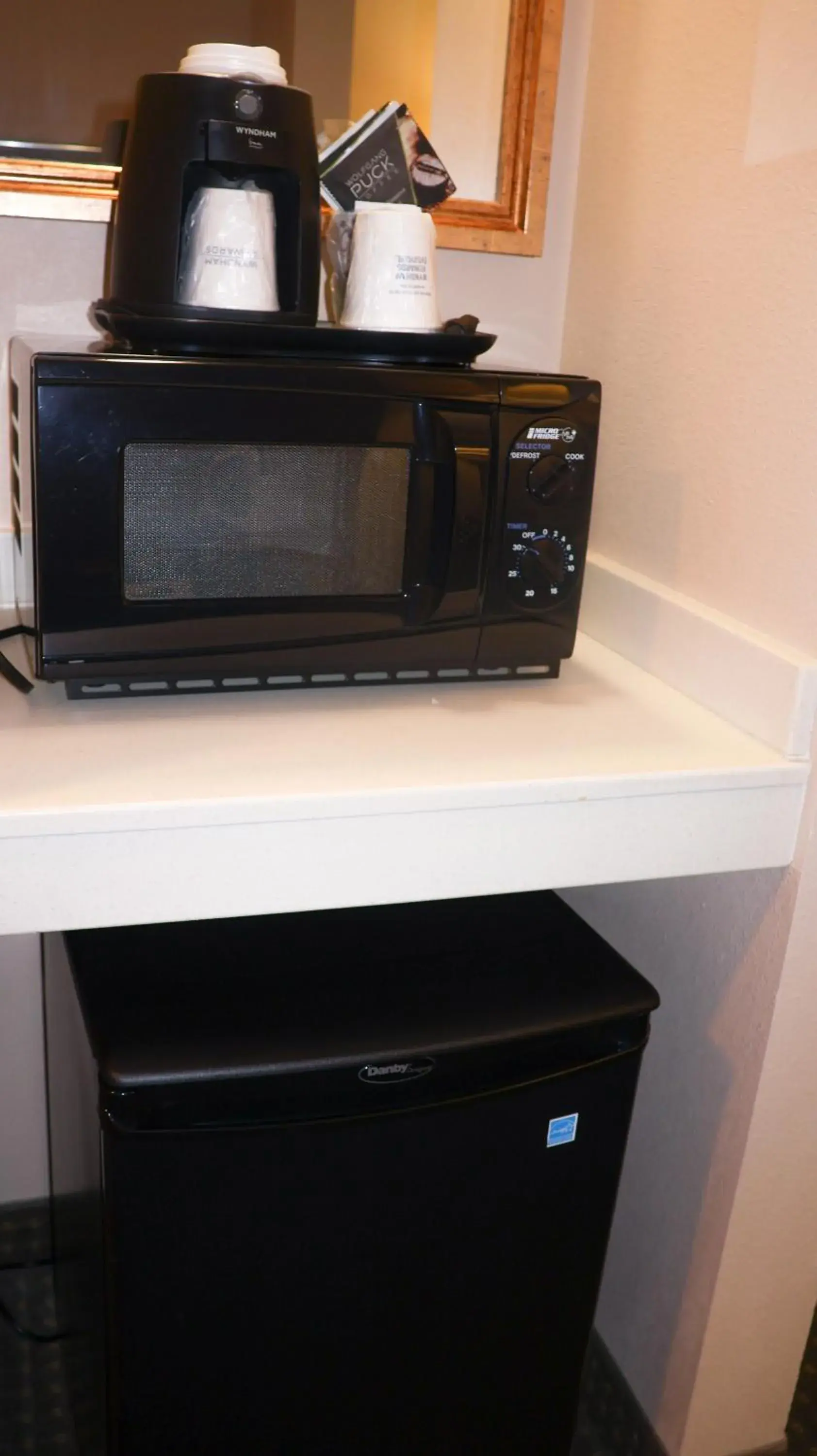 microwave in Wingate by Wyndham Peoria - Complimentary Area Shuttle microwave in Wingate by Wyndham Peoria - Complimentary Area Shuttle