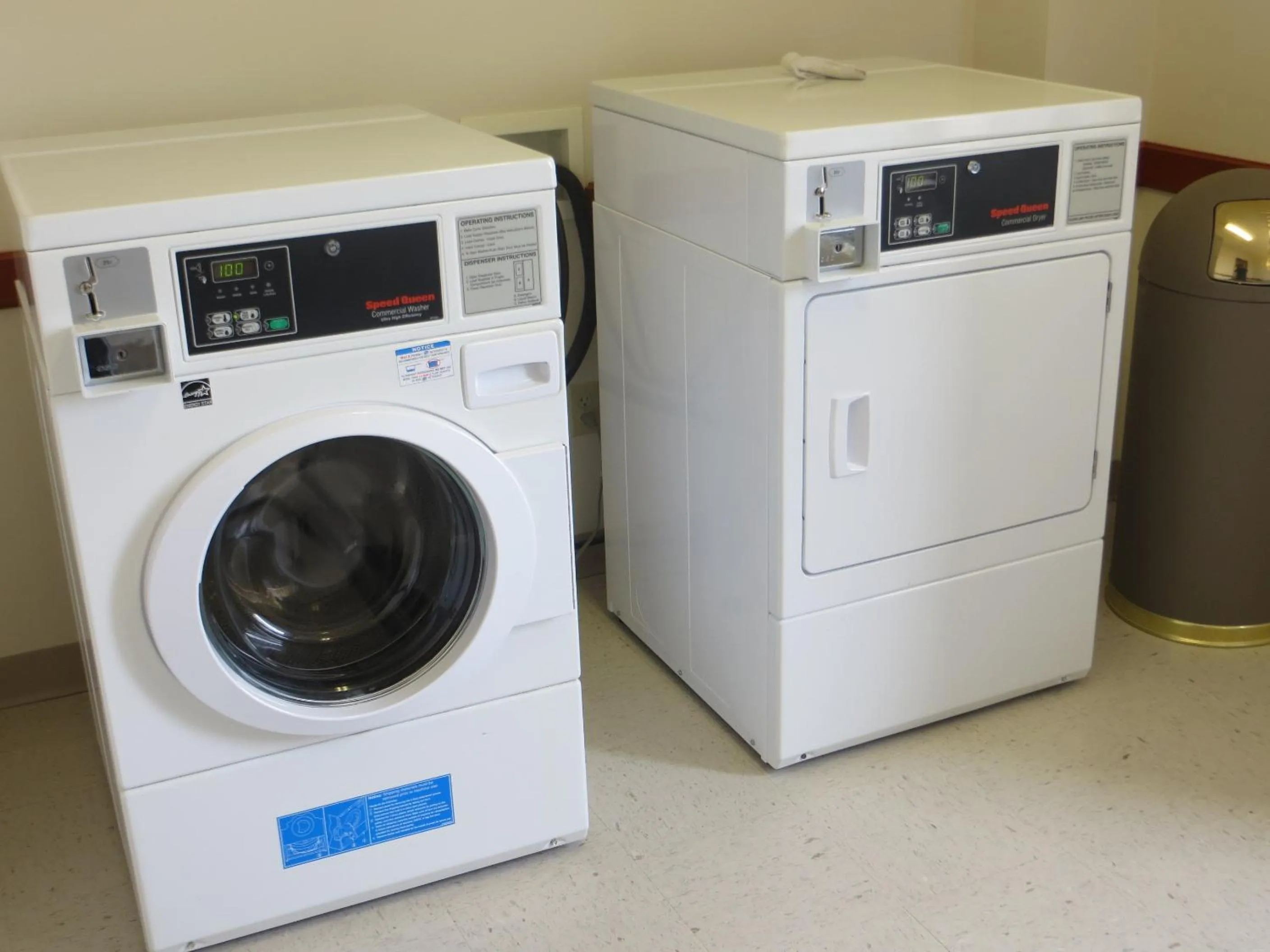laundry in Wingate by Wyndham Peoria - Complimentary Area Shuttle