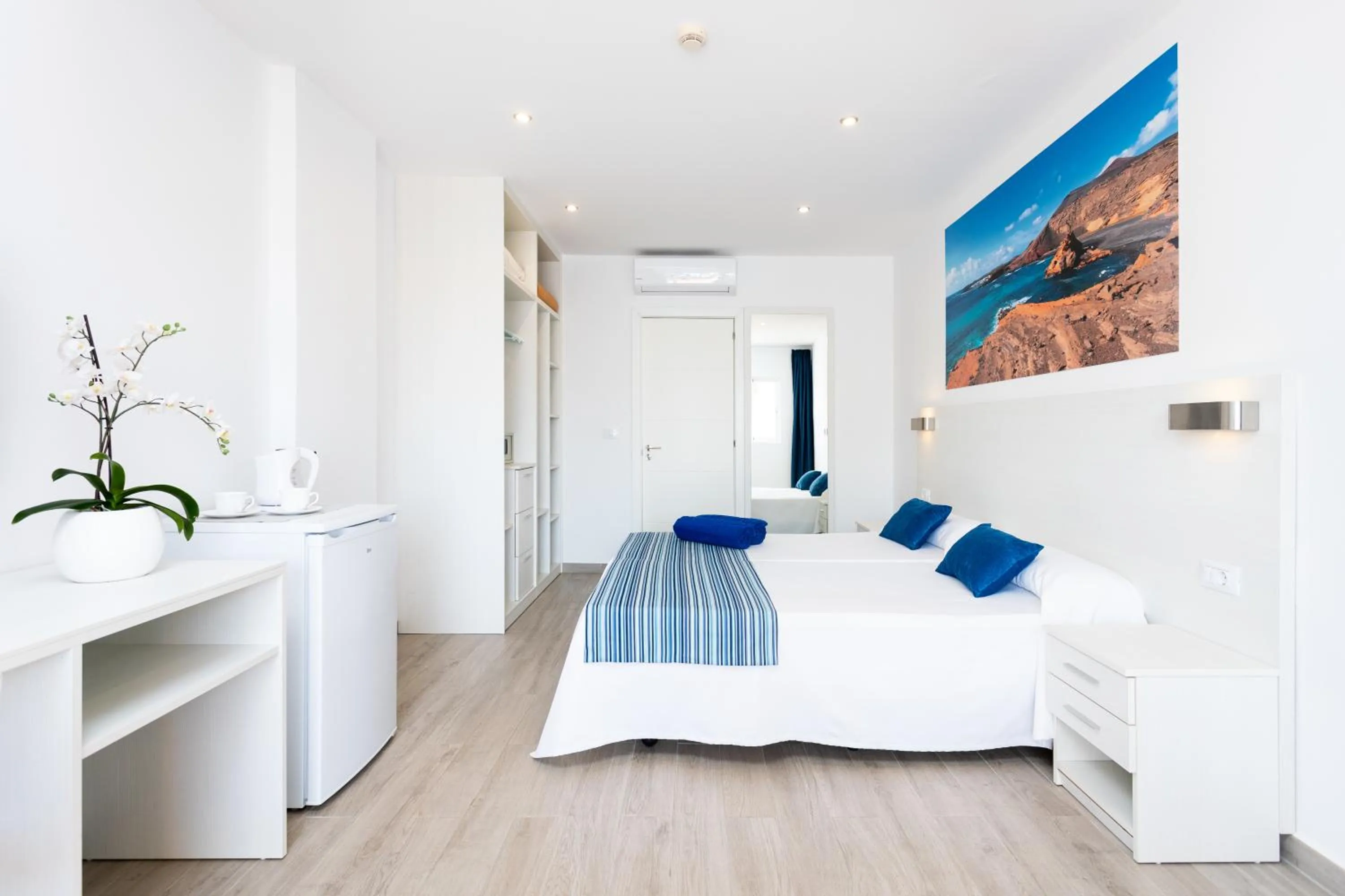 Bedroom, Bed in Globales Costa Tropical