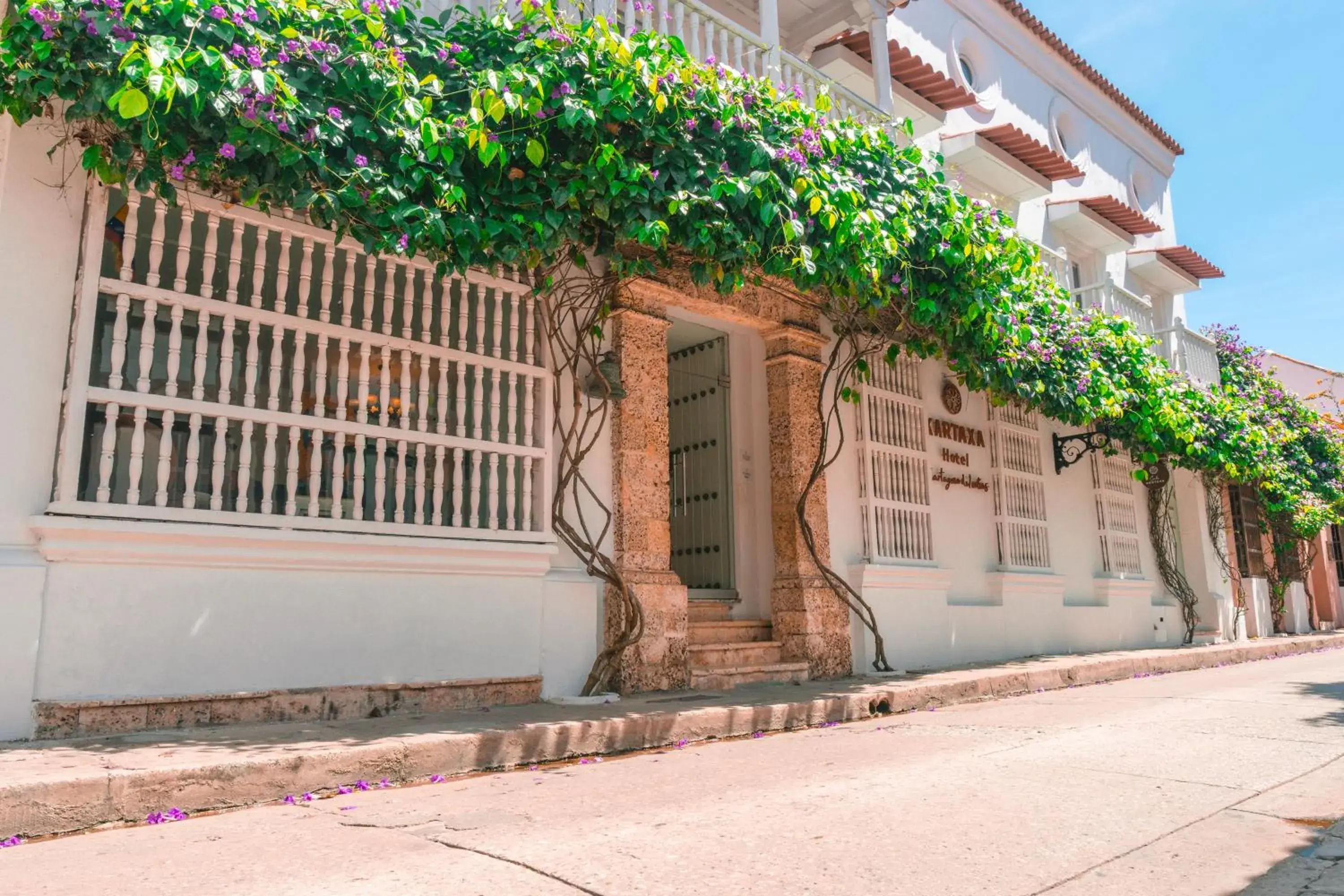 Property building in Hotel Kartaxa Property building in Hotel Kartaxa