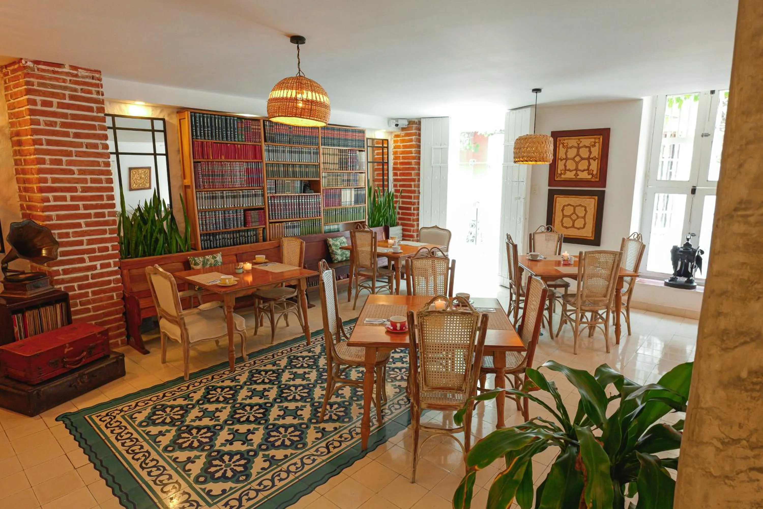 Restaurant/places to eat in Hotel Kartaxa