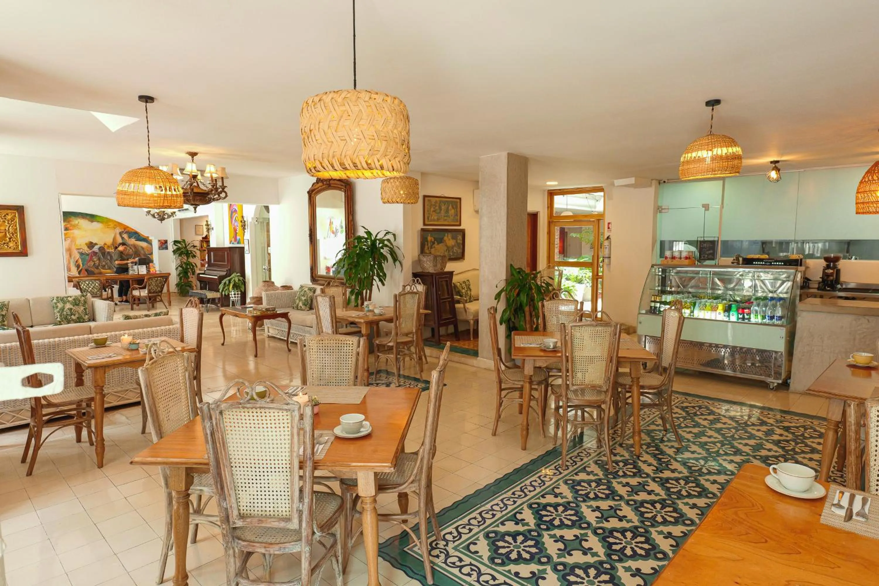 Restaurant/places to eat in Hotel Kartaxa