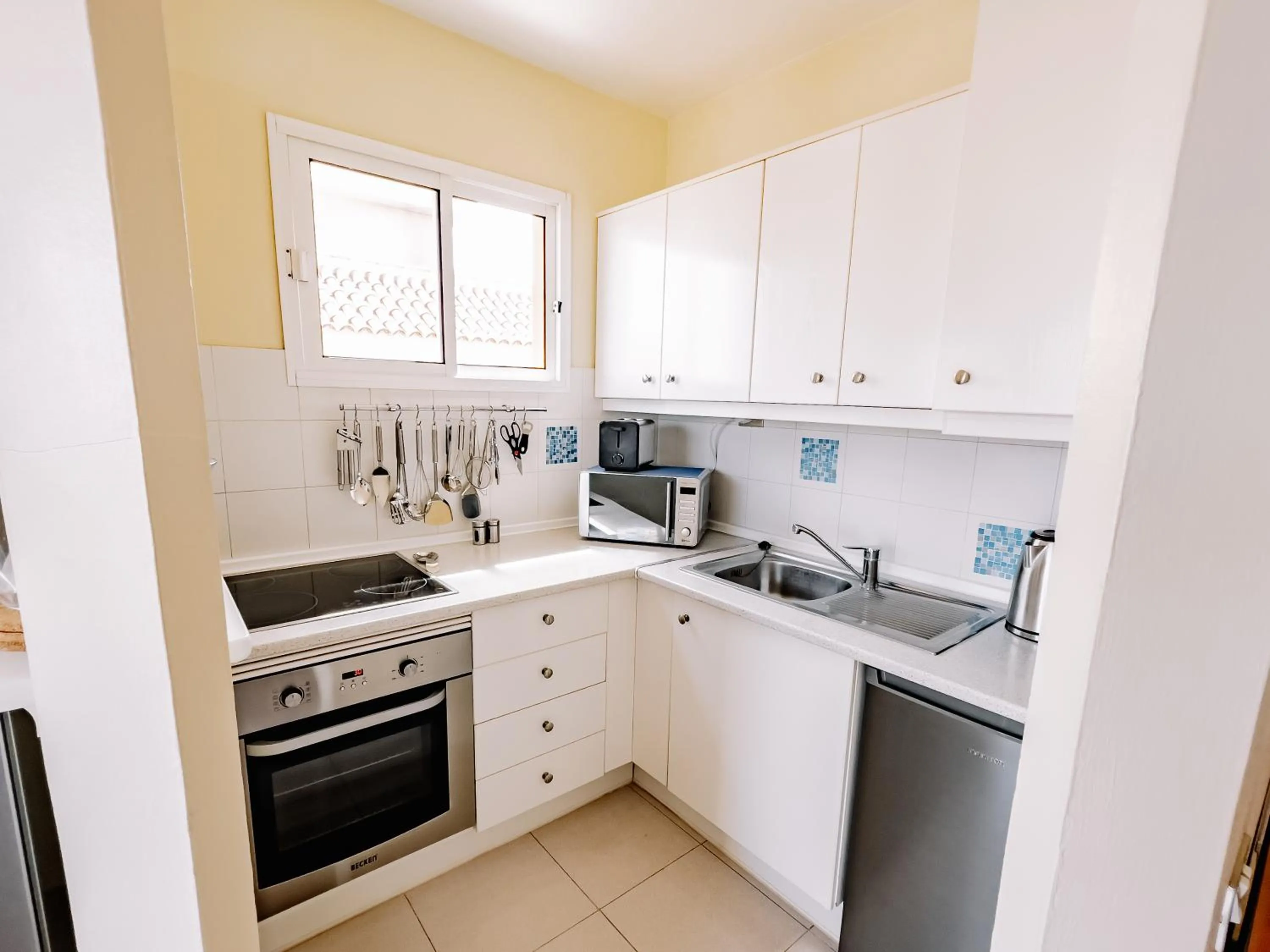 Kitchen or kitchenette in Golf Park Ocean Paradise- Golf del Sur