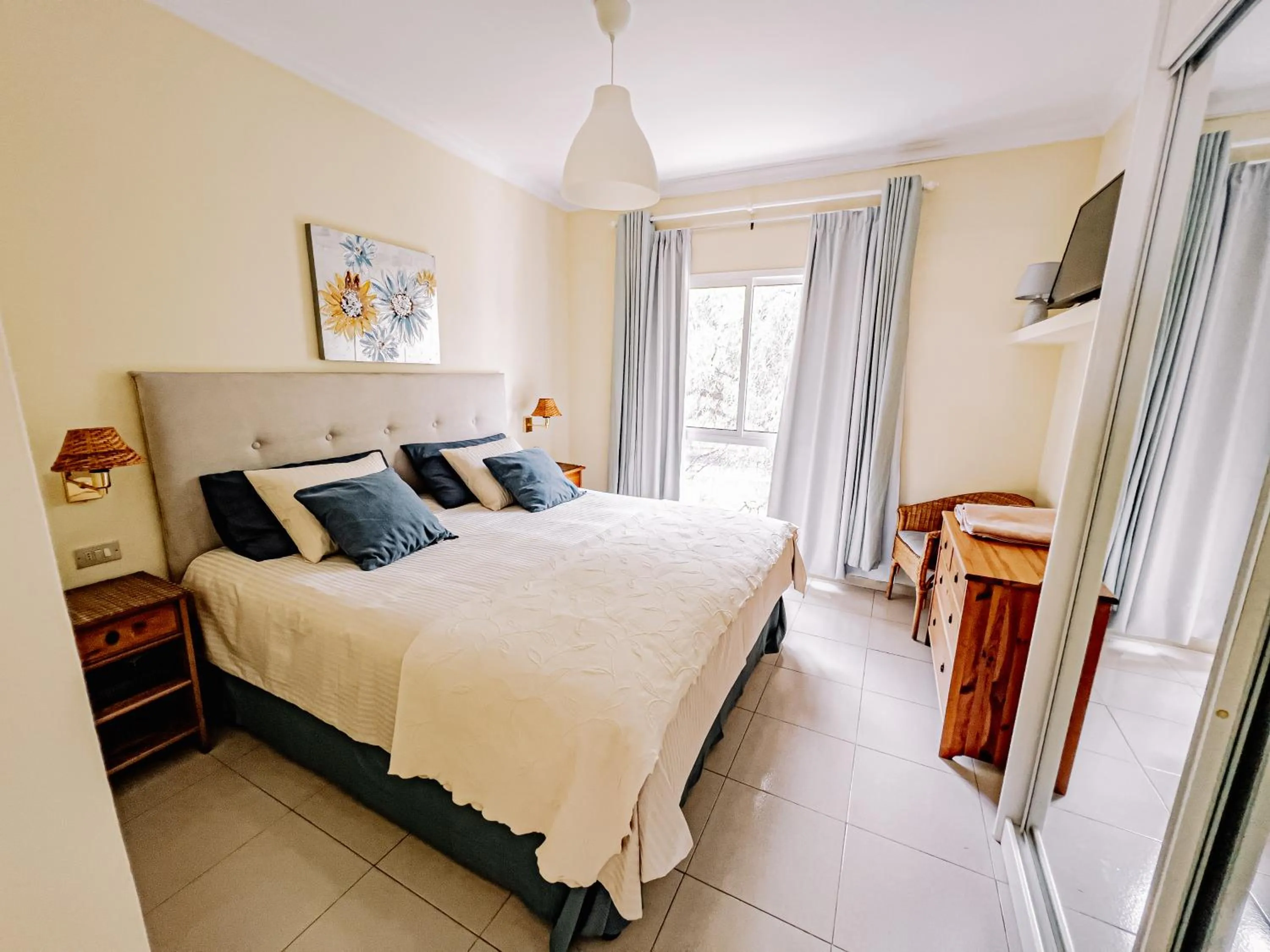Bed in Golf Park Ocean Paradise- Golf del Sur