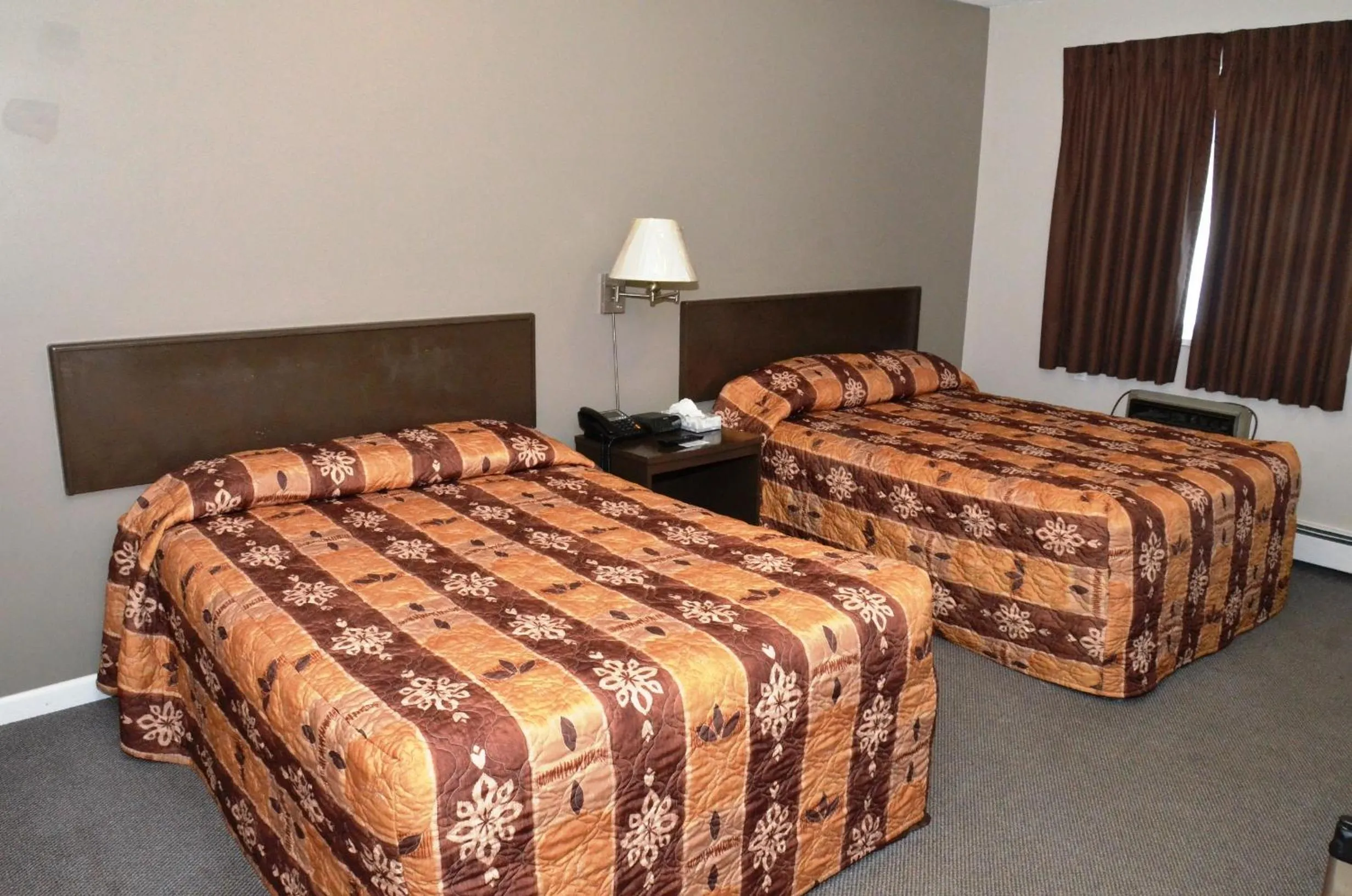 Bedroom, Bed in Blue Bell Inn