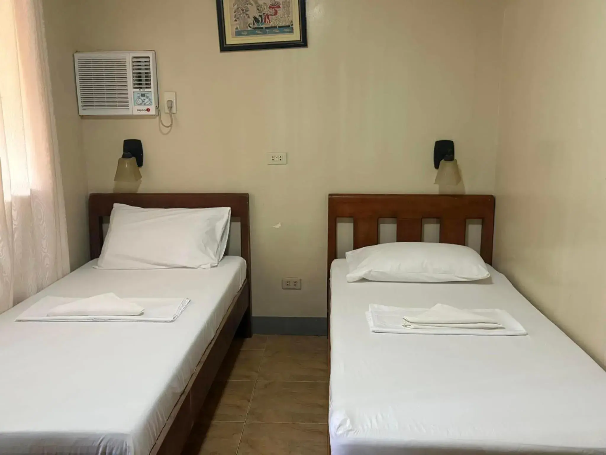 Standard Twin Room in Dubay Panglao Beachfront Resort Standard Twin Room in Dubay Panglao Beachfront Resort