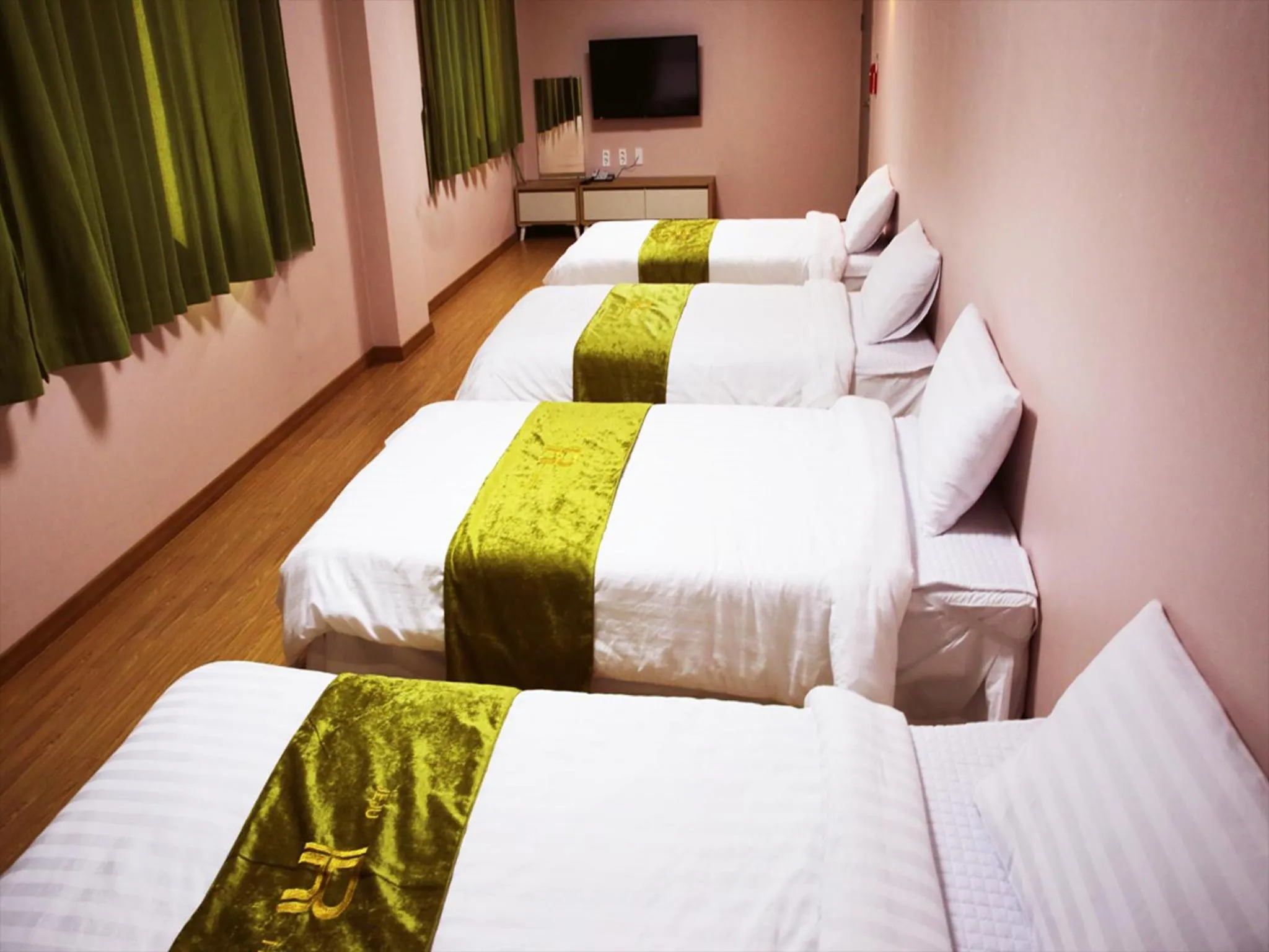 Photo of the whole room, Bed in Jeju R Hotel & Guesthouse