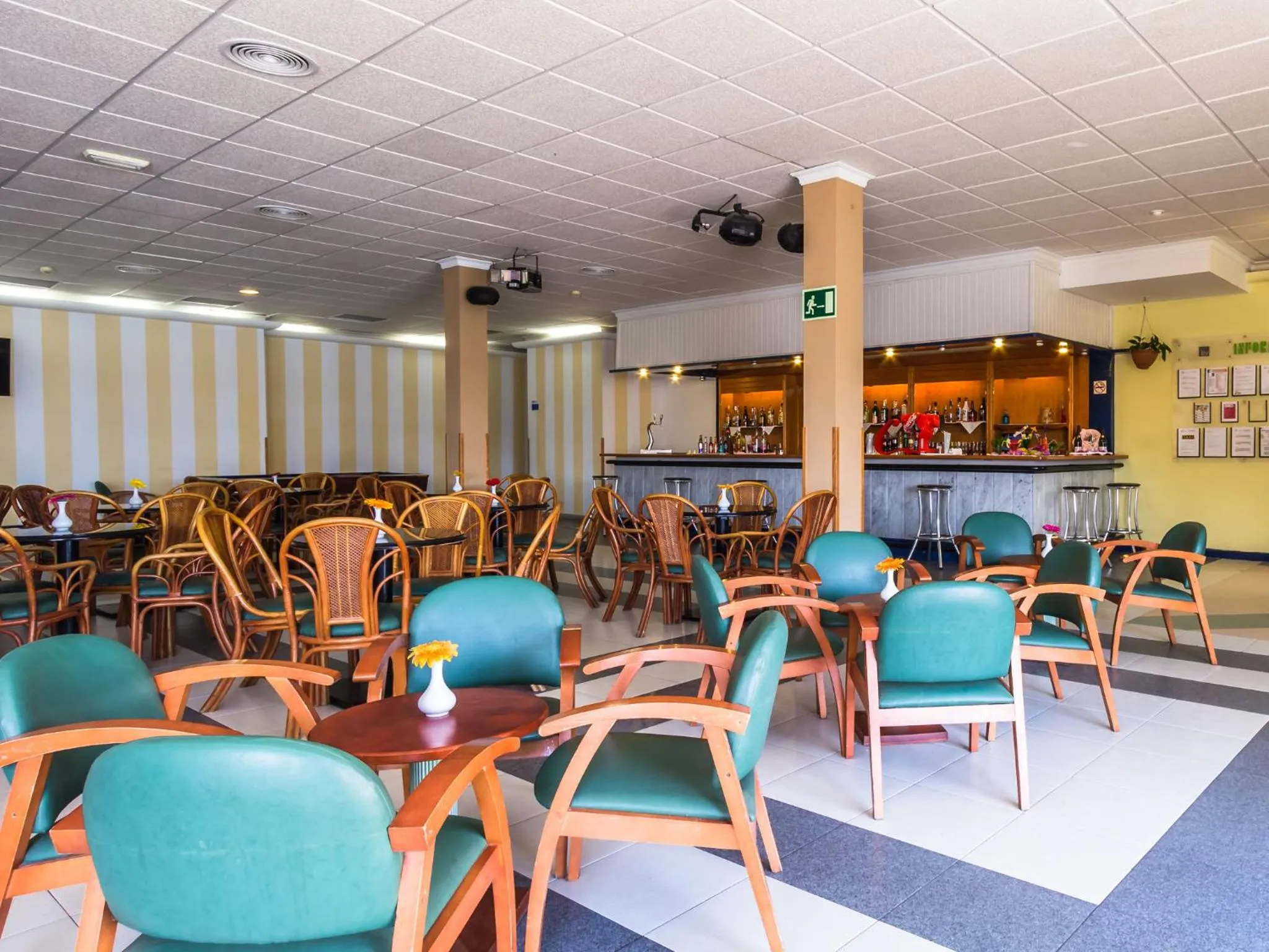 Lounge or bar in BelleVue Aquarius