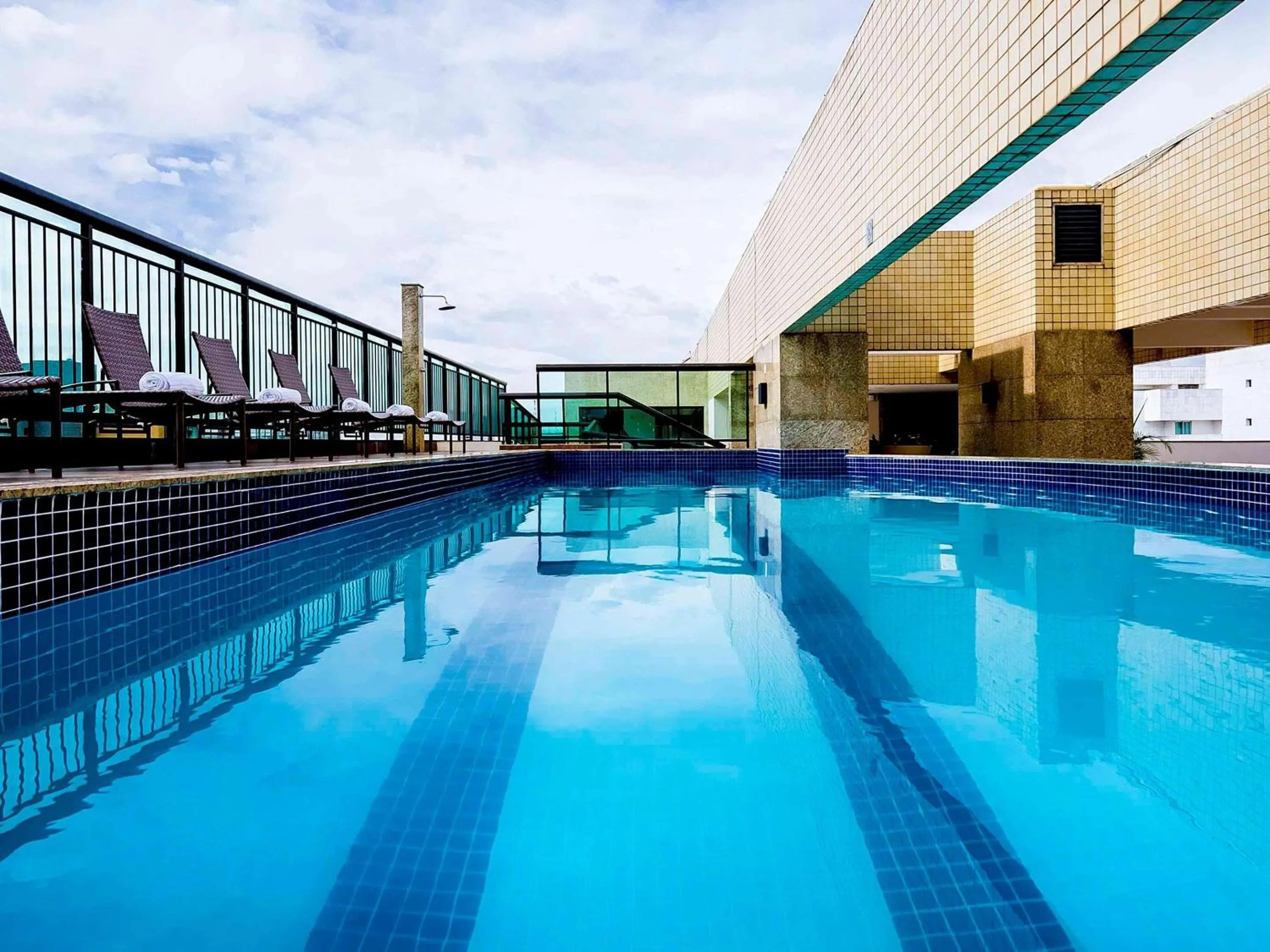 Swimming pool in Lindo Flat Particular decorado