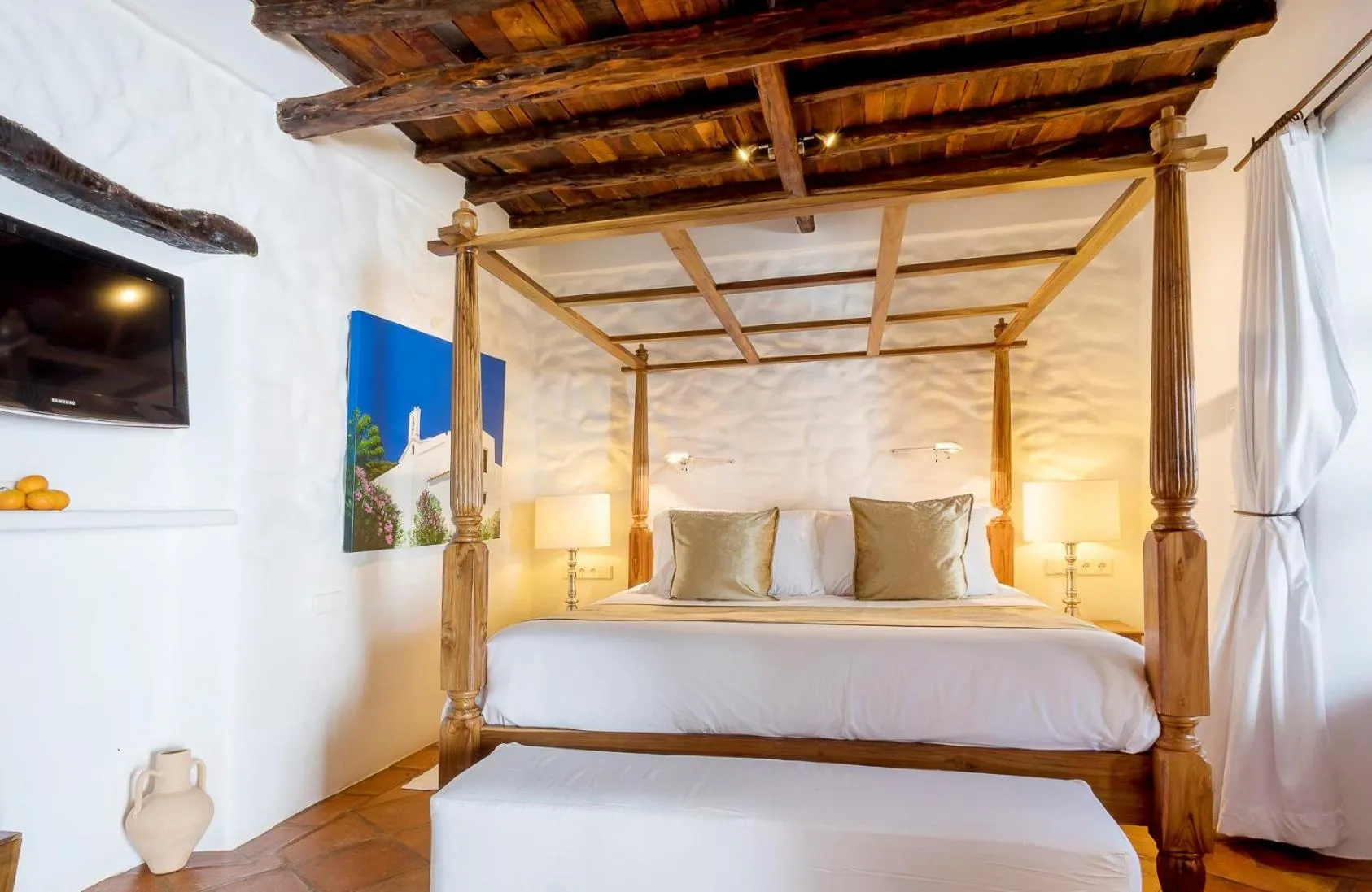 Bed in Agroturismo Atzaró