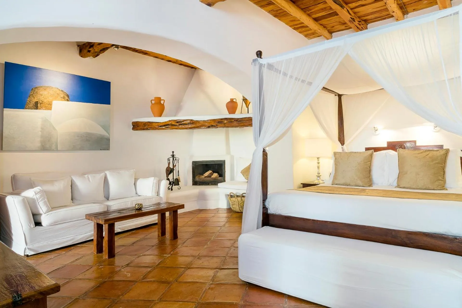 Photo of the whole room in Agroturismo Atzaró