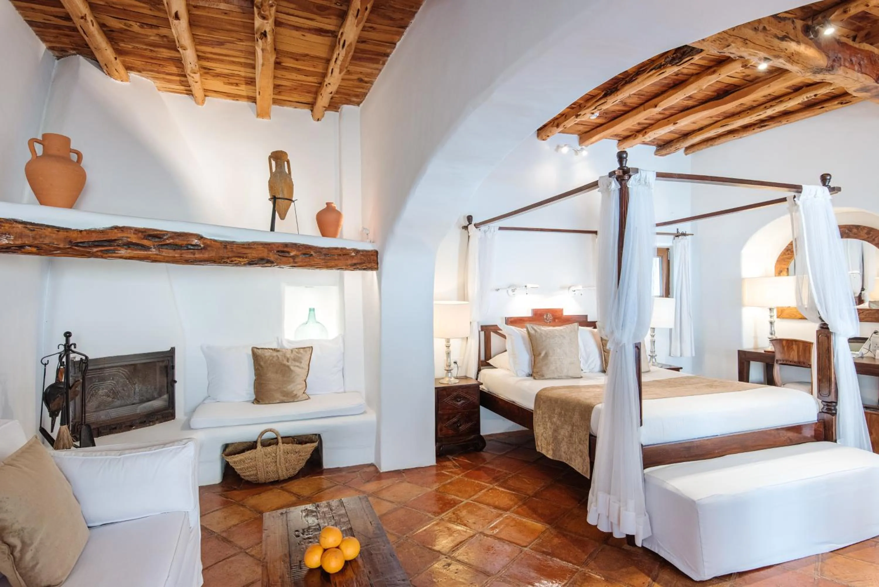 Photo of the whole room, Bed in Agroturismo Atzaró