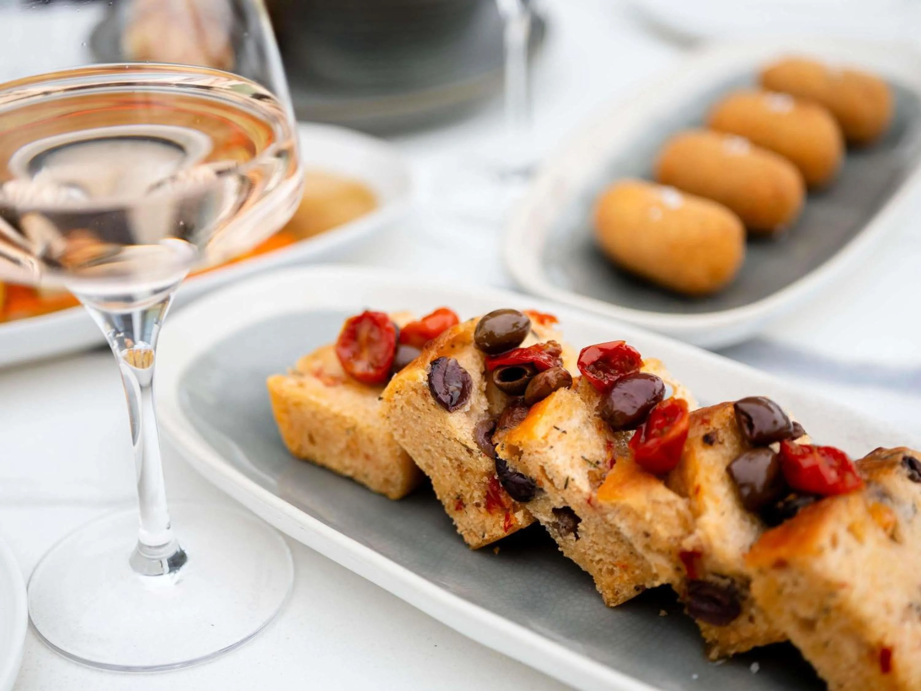Restaurant/places to eat in Molitor Hotel & Spa Paris - MGallery Collection