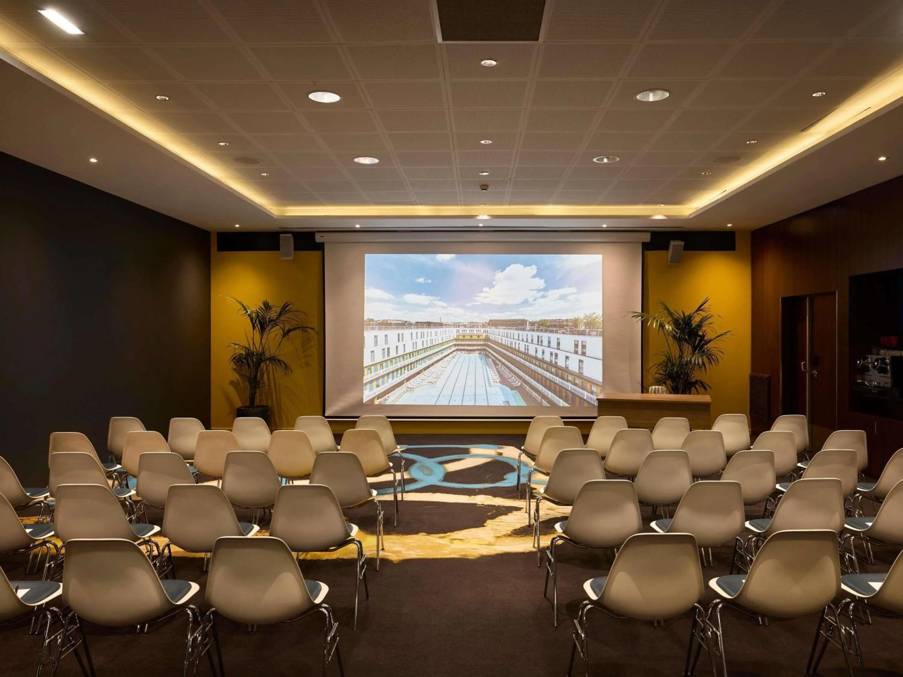 Meeting/conference room in Molitor Hotel & Spa Paris - MGallery Collection