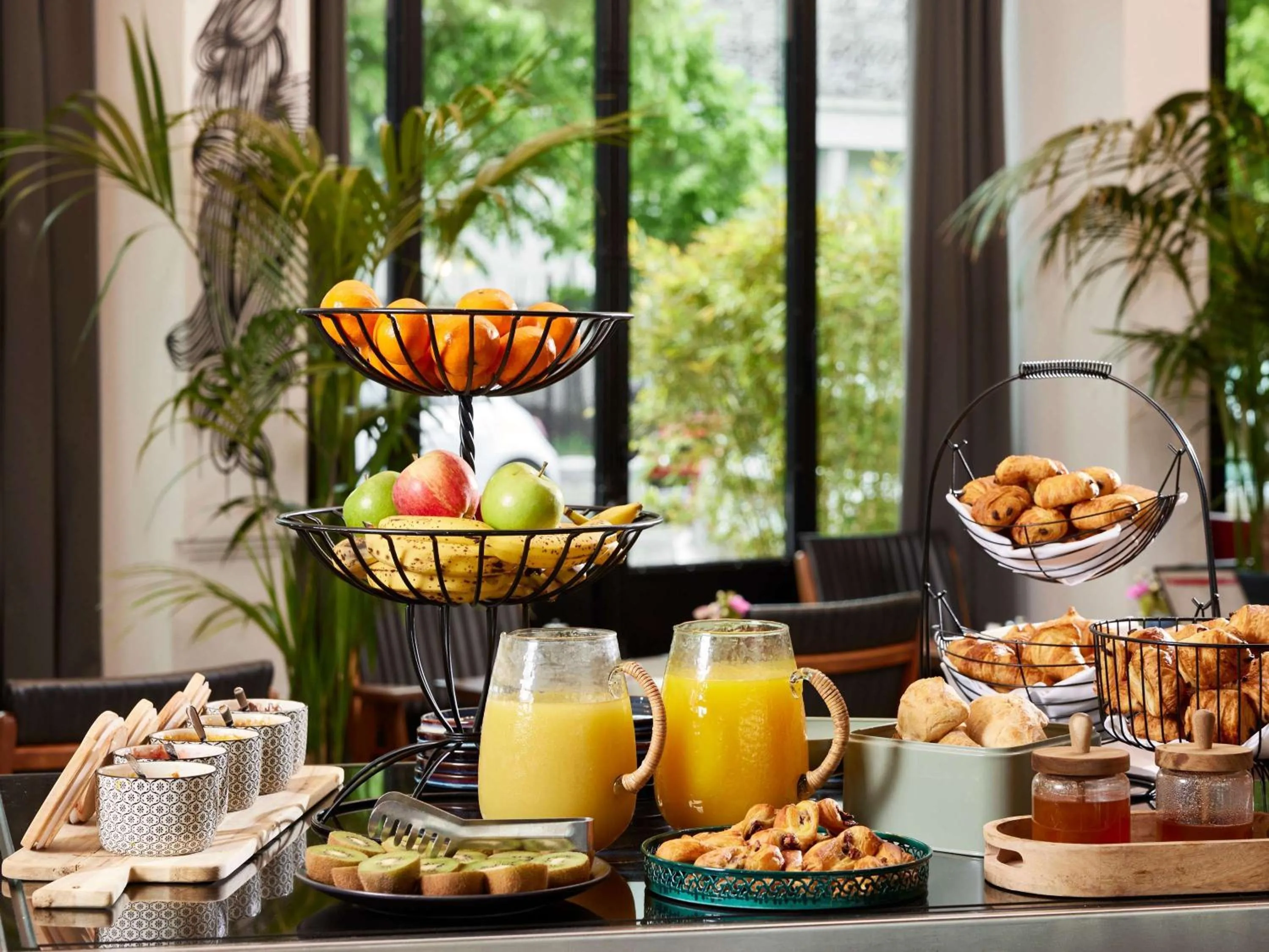 Breakfast in Molitor Hotel & Spa Paris - MGallery Collection