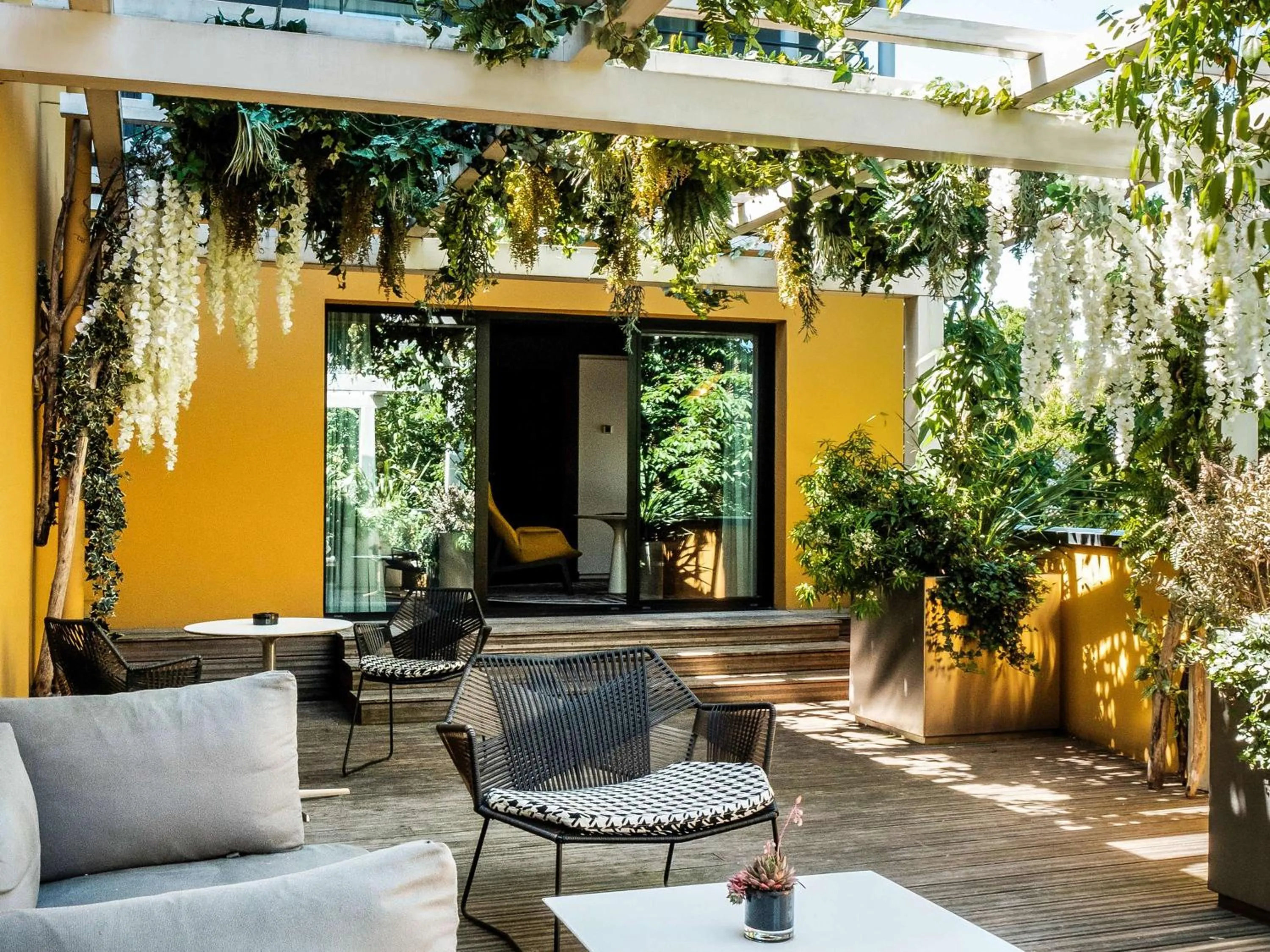 Bedroom in Molitor Hotel & Spa Paris - MGallery Collection