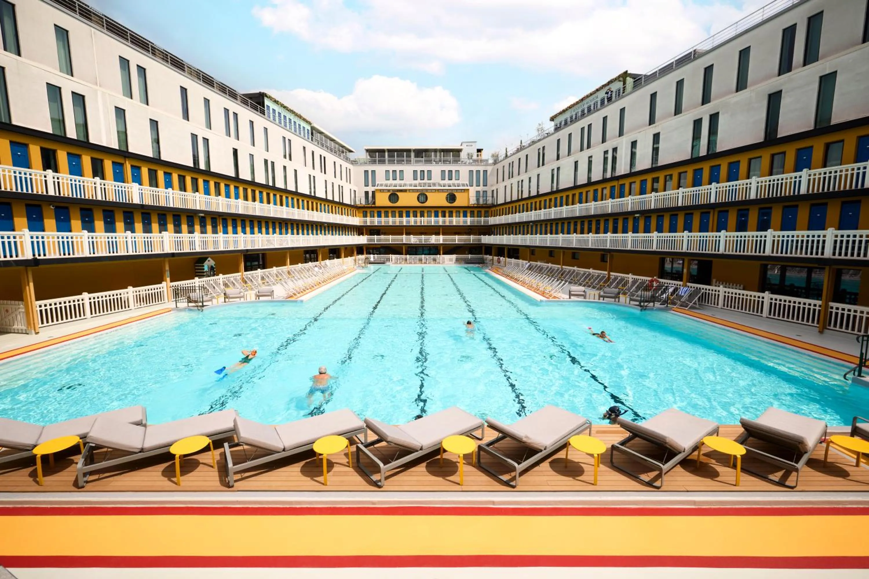Swimming pool in Molitor Hotel & Spa Paris - MGallery Collection