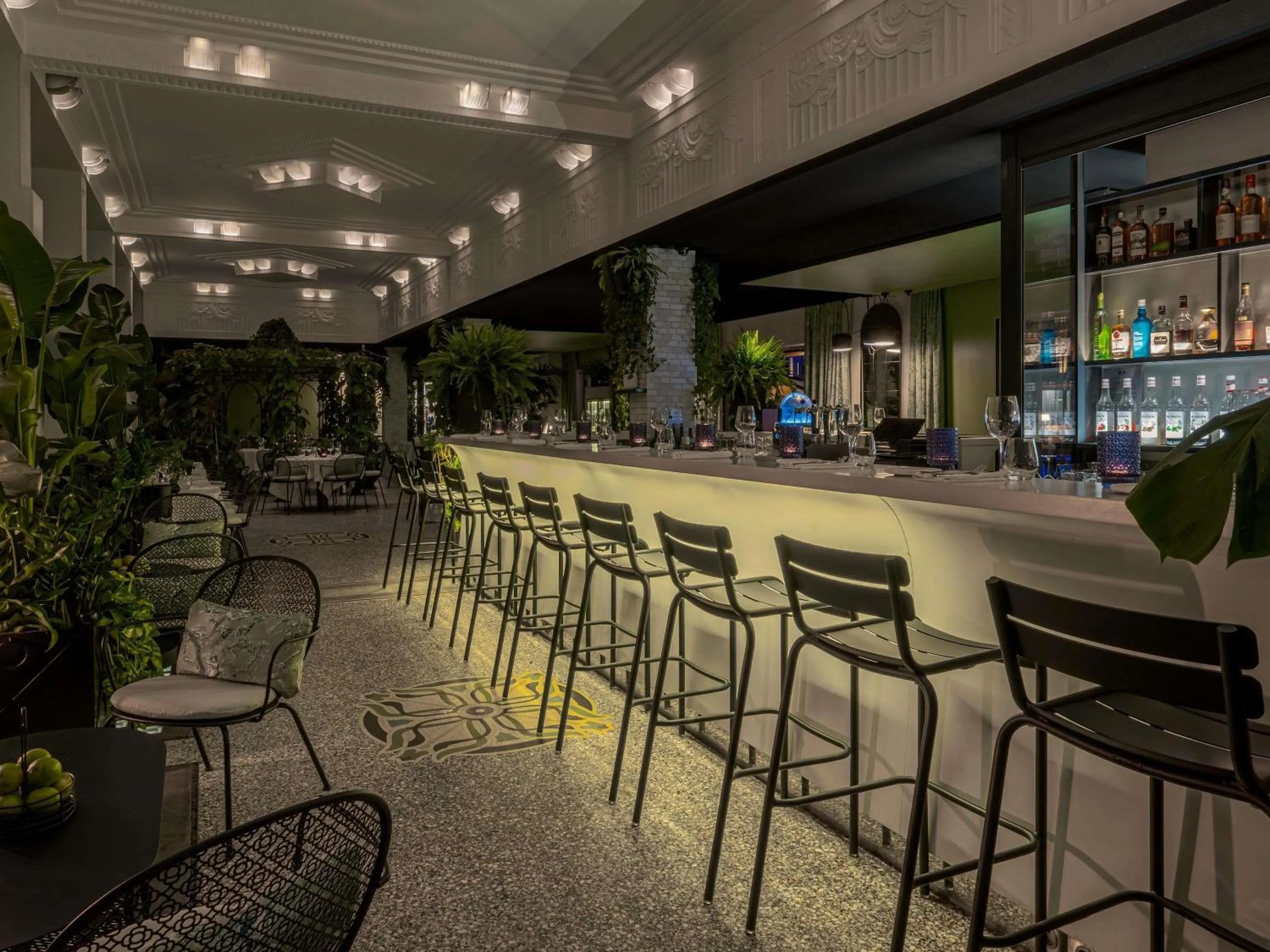 Lounge or bar in Molitor Hotel & Spa Paris - MGallery Collection