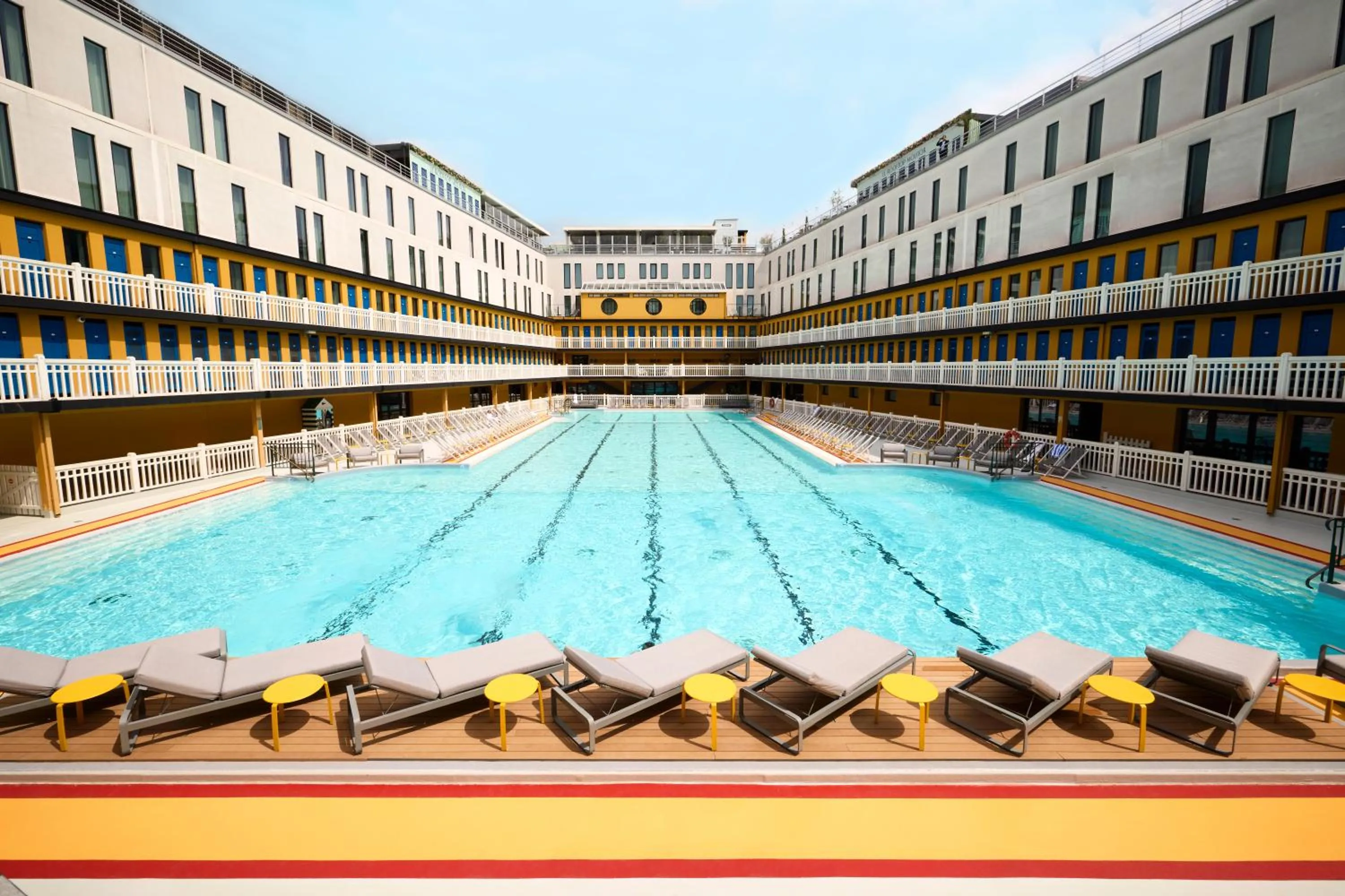Swimming pool in Molitor Hotel & Spa Paris - MGallery Collection