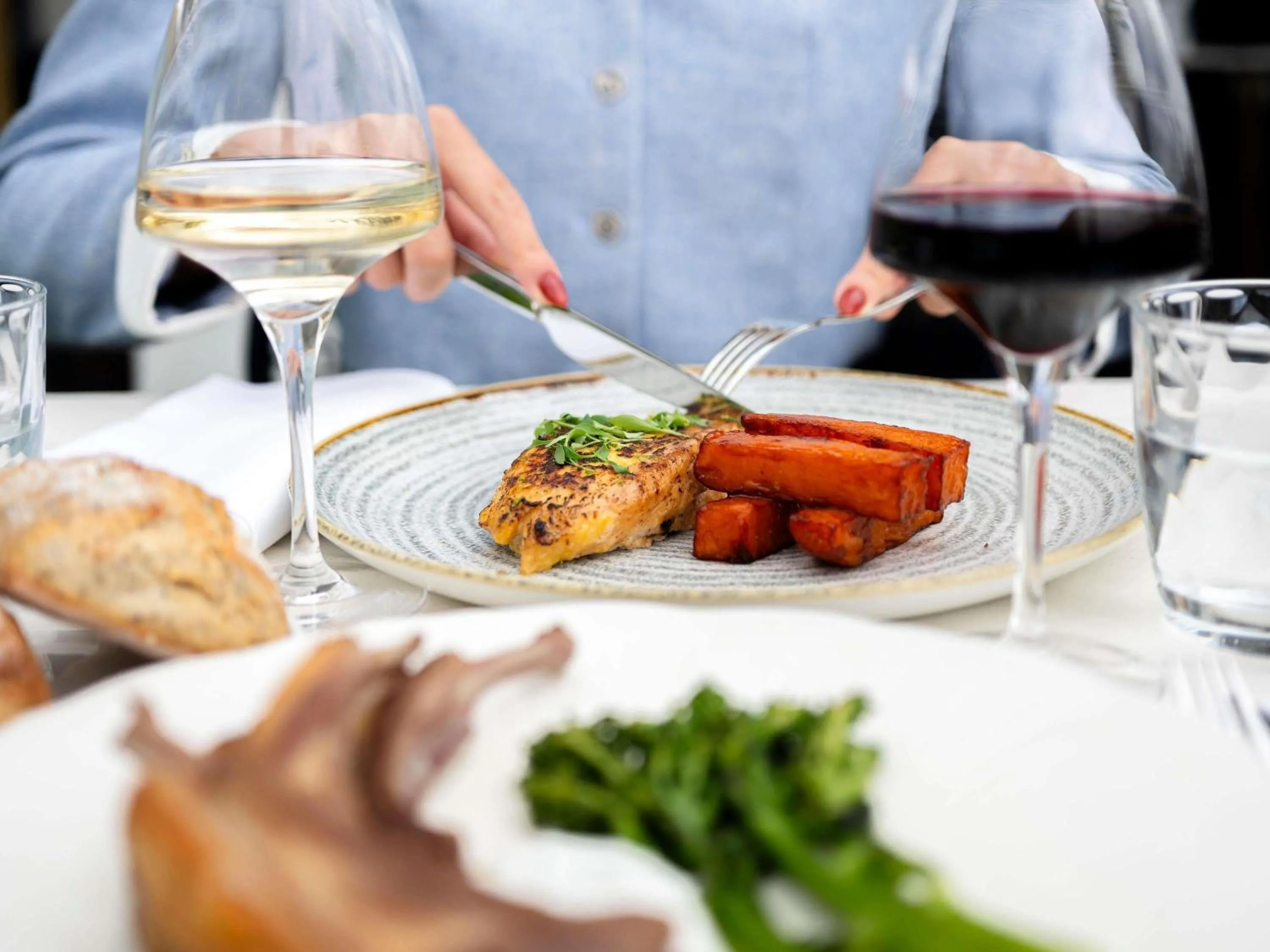 Restaurant/places to eat in Molitor Hotel & Spa Paris - MGallery Collection