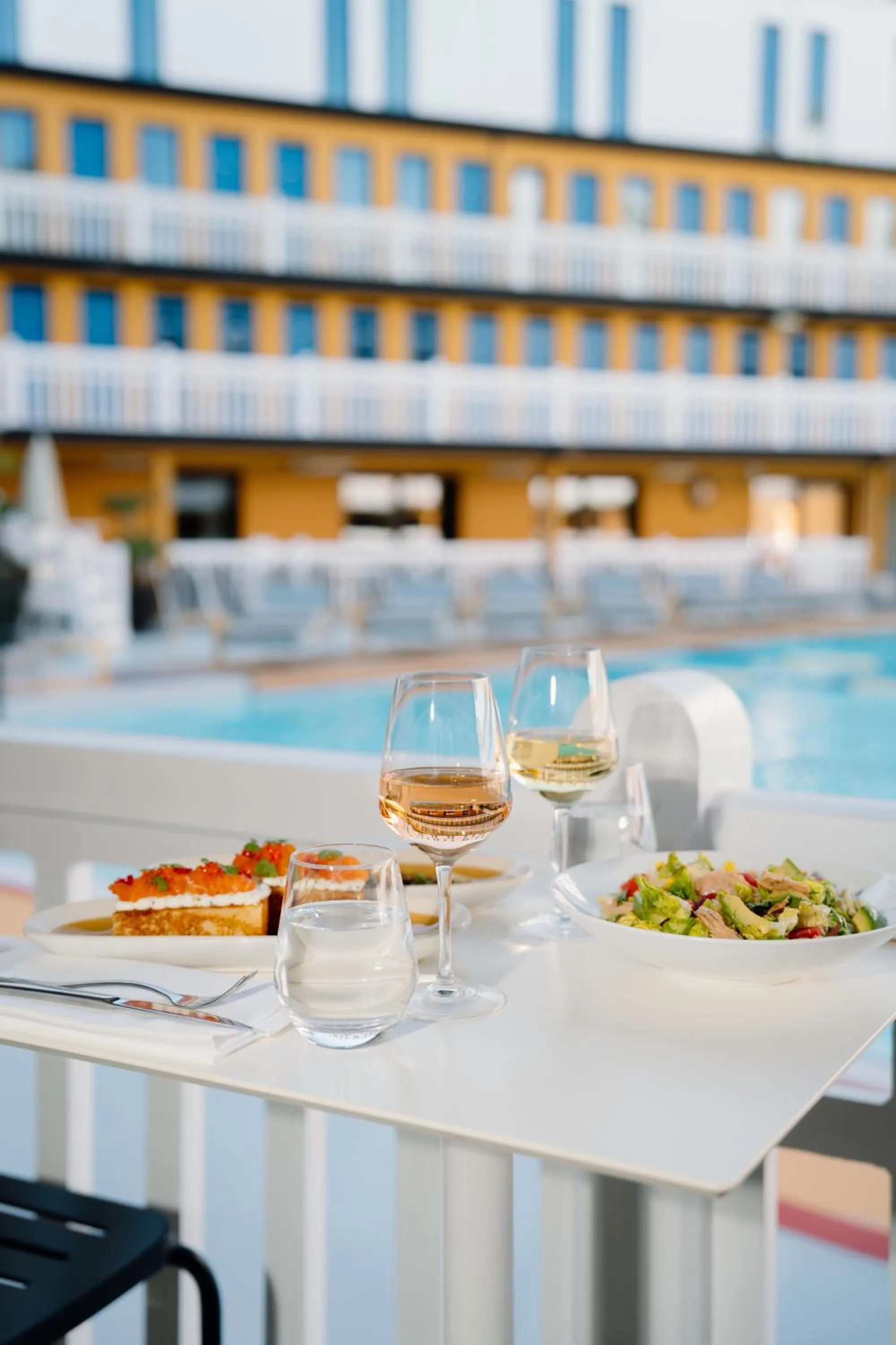 Restaurant/places to eat in Molitor Hotel & Spa Paris - MGallery Collection