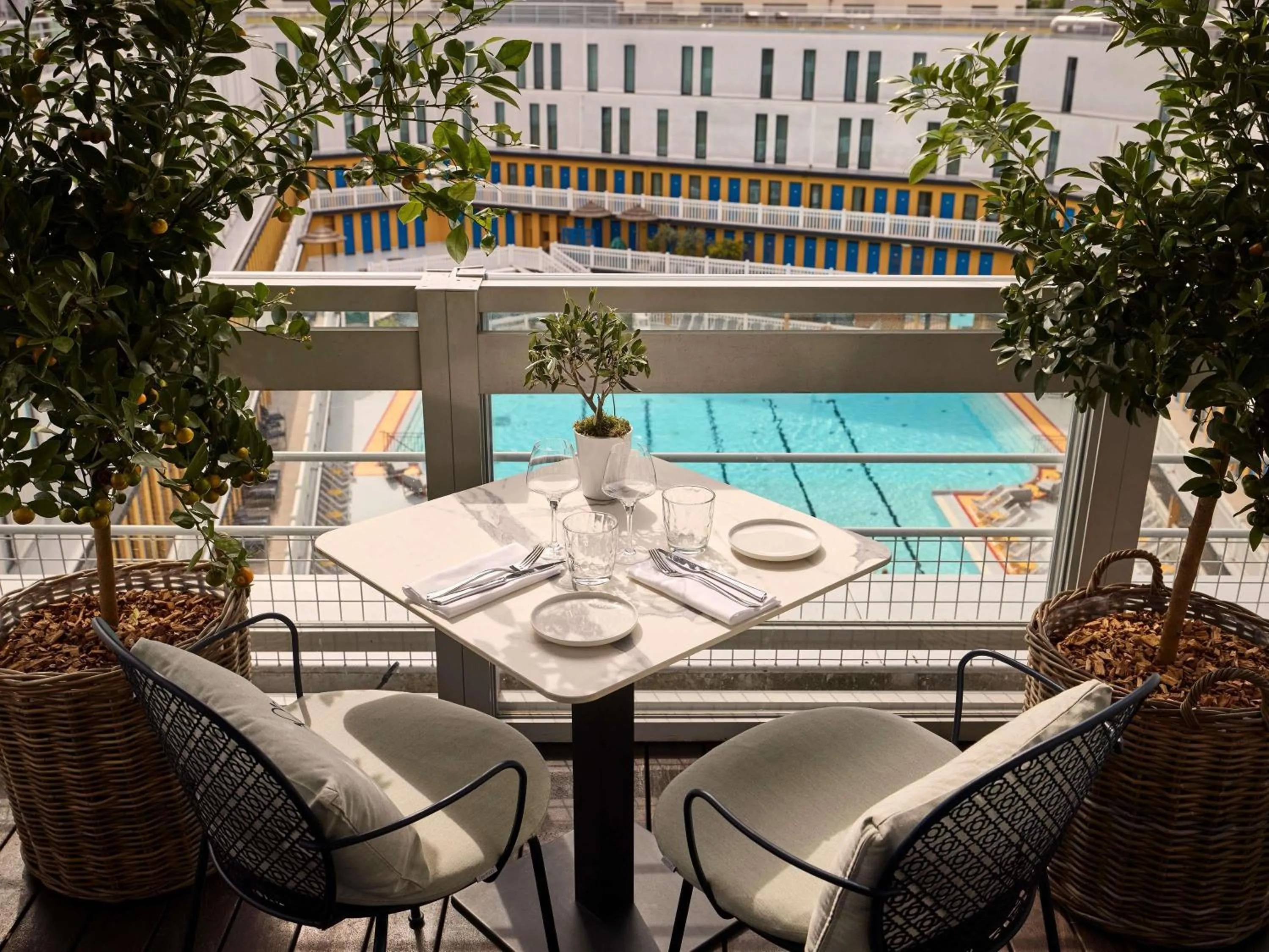 Restaurant/places to eat in Molitor Hotel & Spa Paris - MGallery Collection