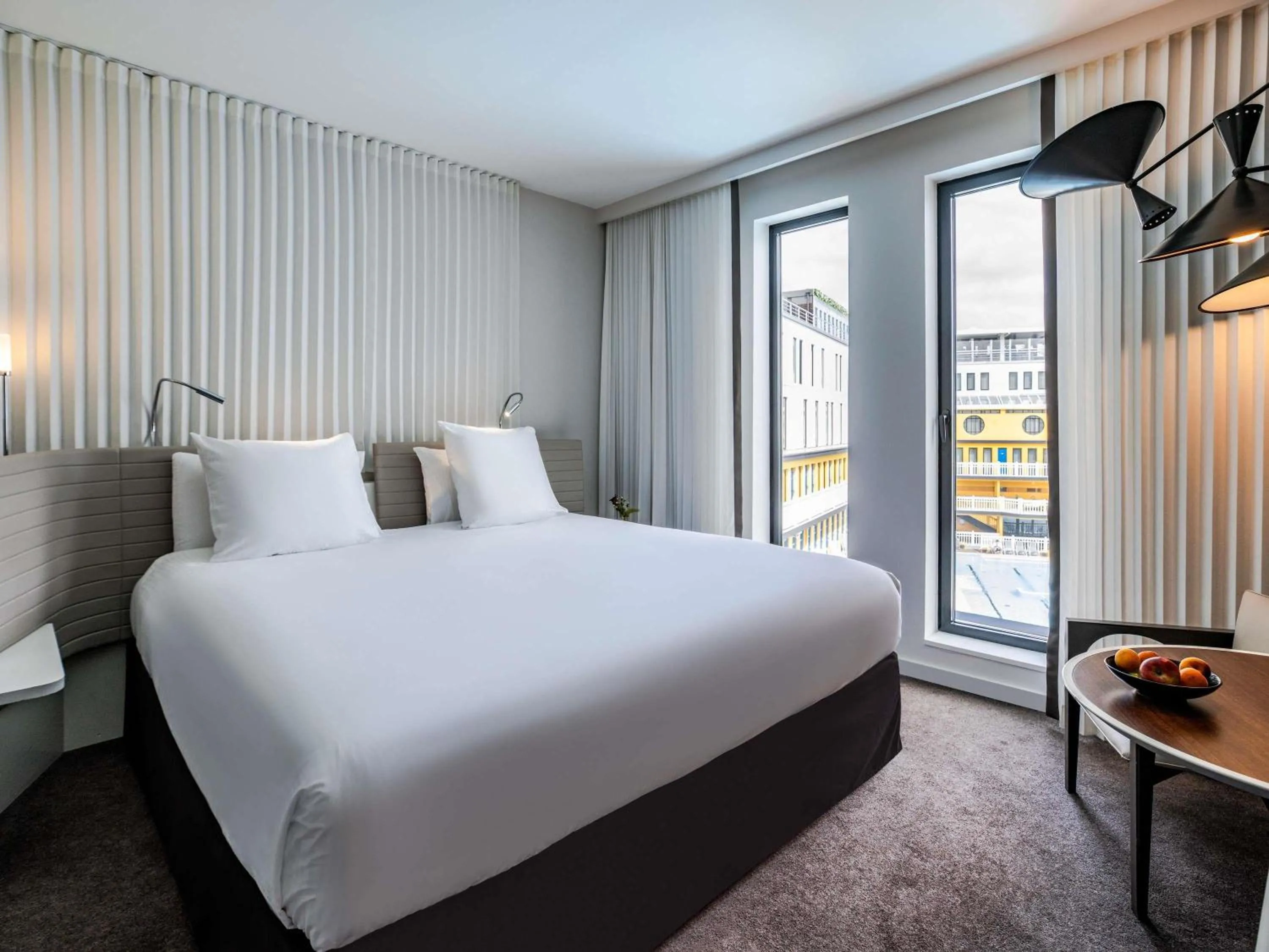 Bedroom, Bed in Molitor Hotel & Spa Paris - MGallery Collection