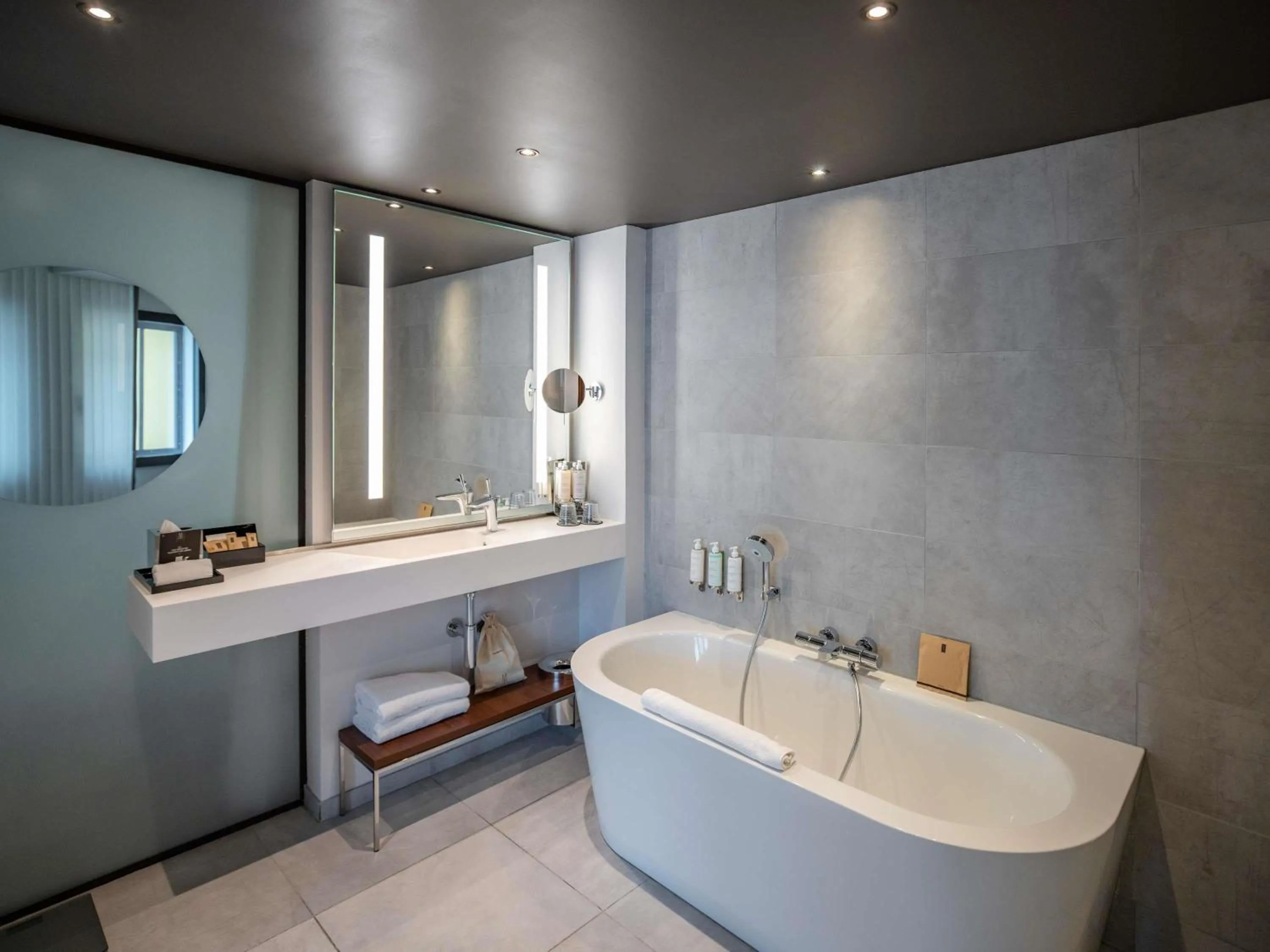 Bedroom in Molitor Hotel & Spa Paris - MGallery Collection